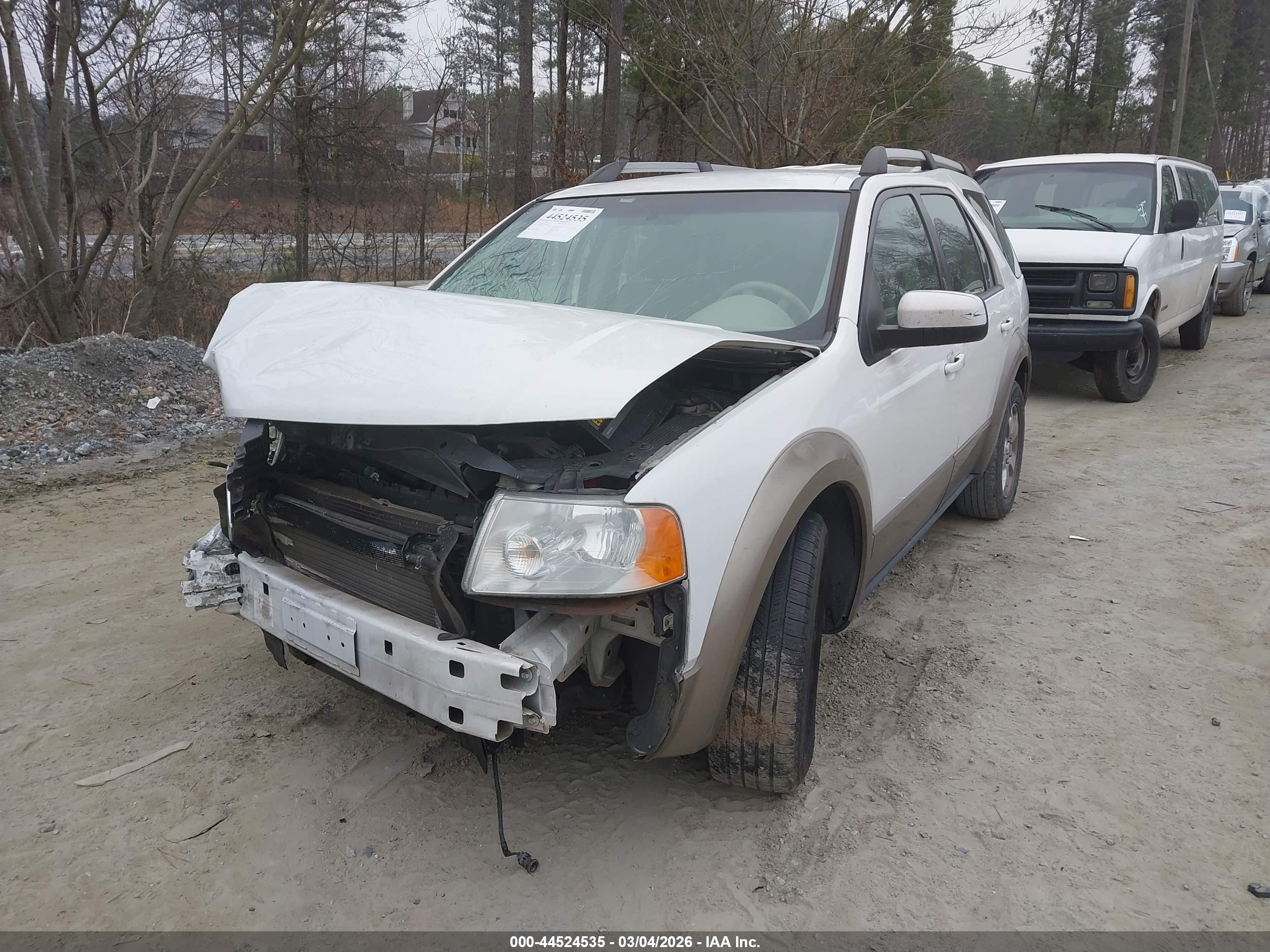 FORD FREESTYLE image 2