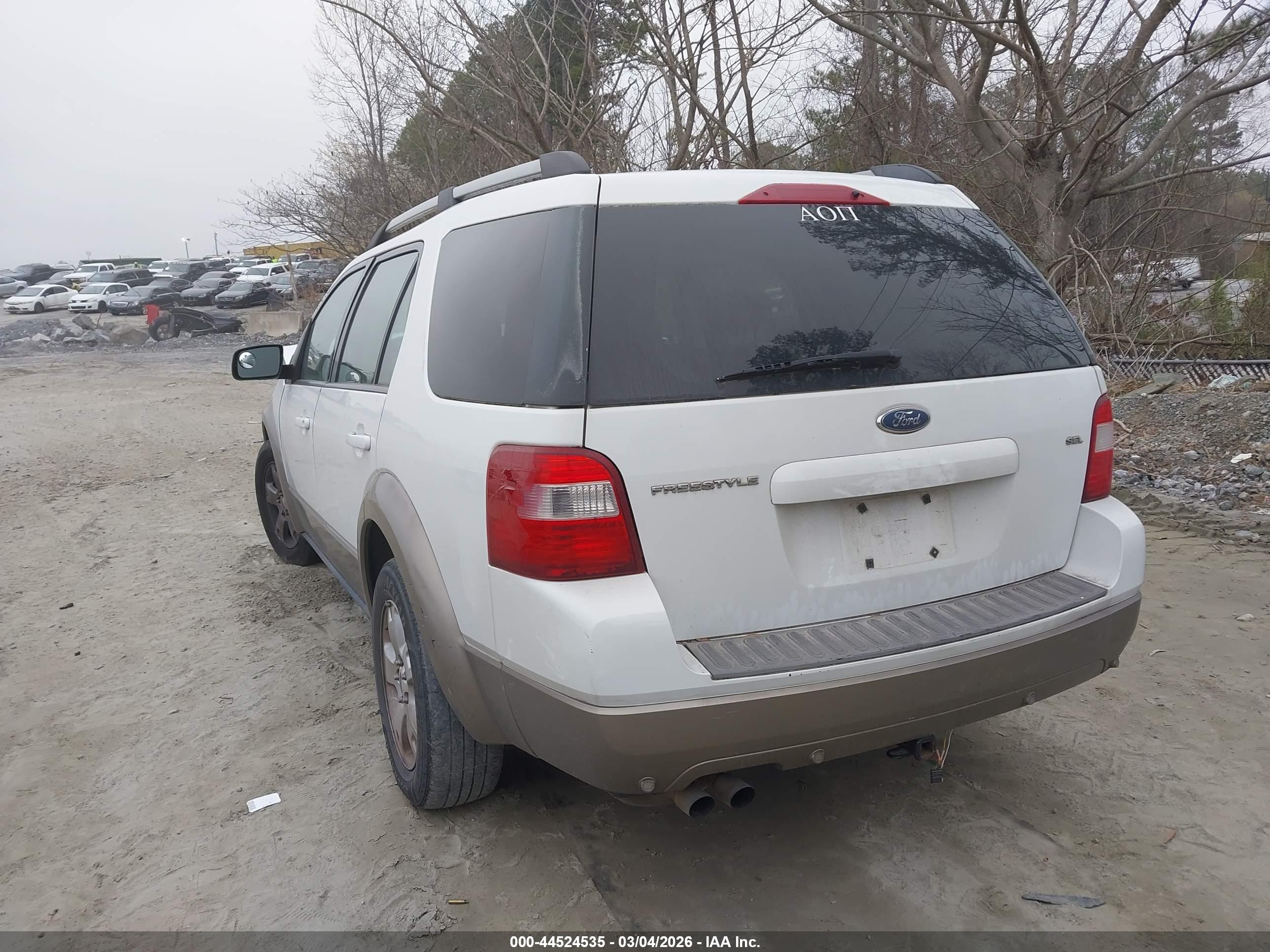 FORD FREESTYLE image 3