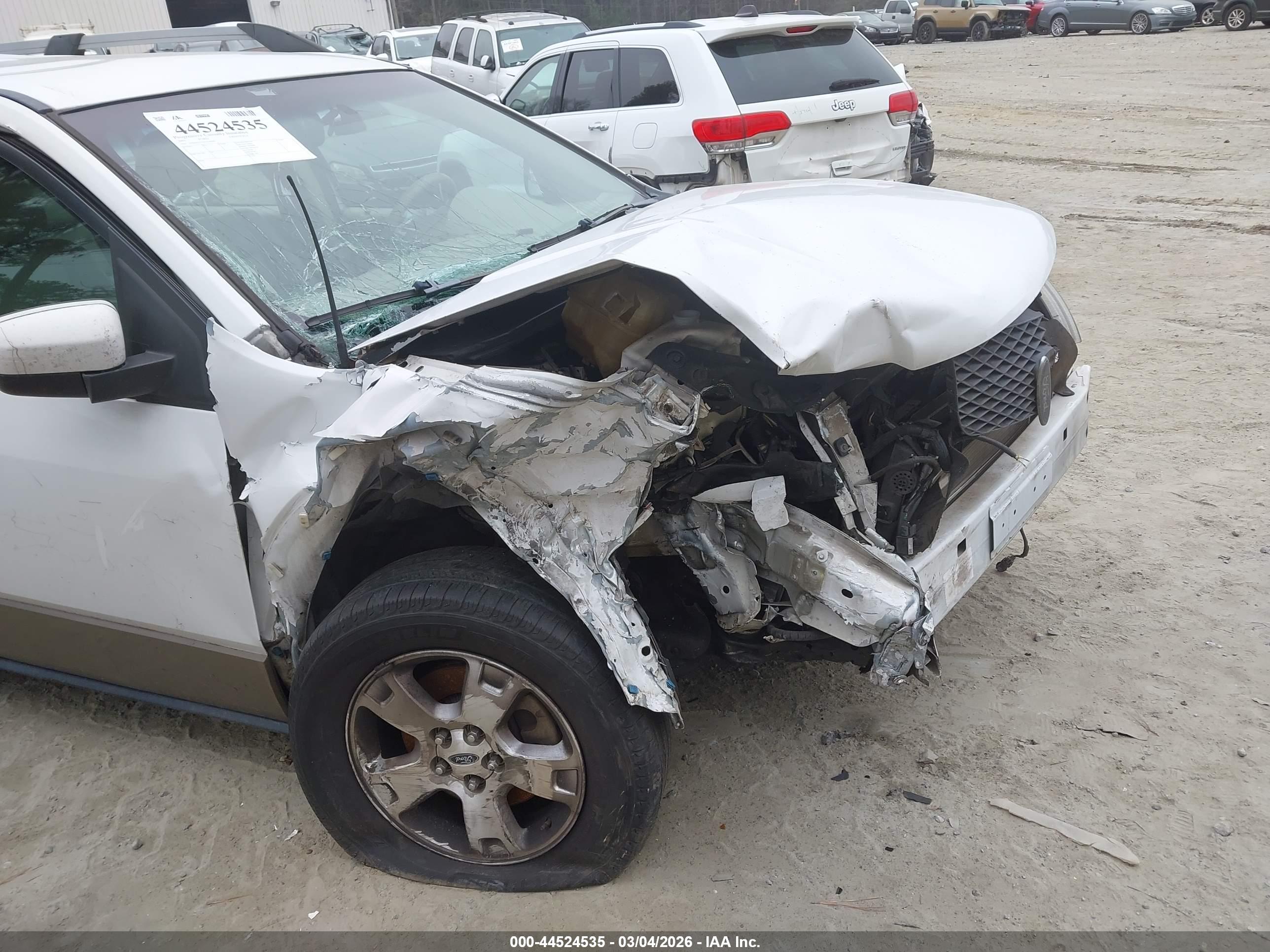 FORD FREESTYLE image 6