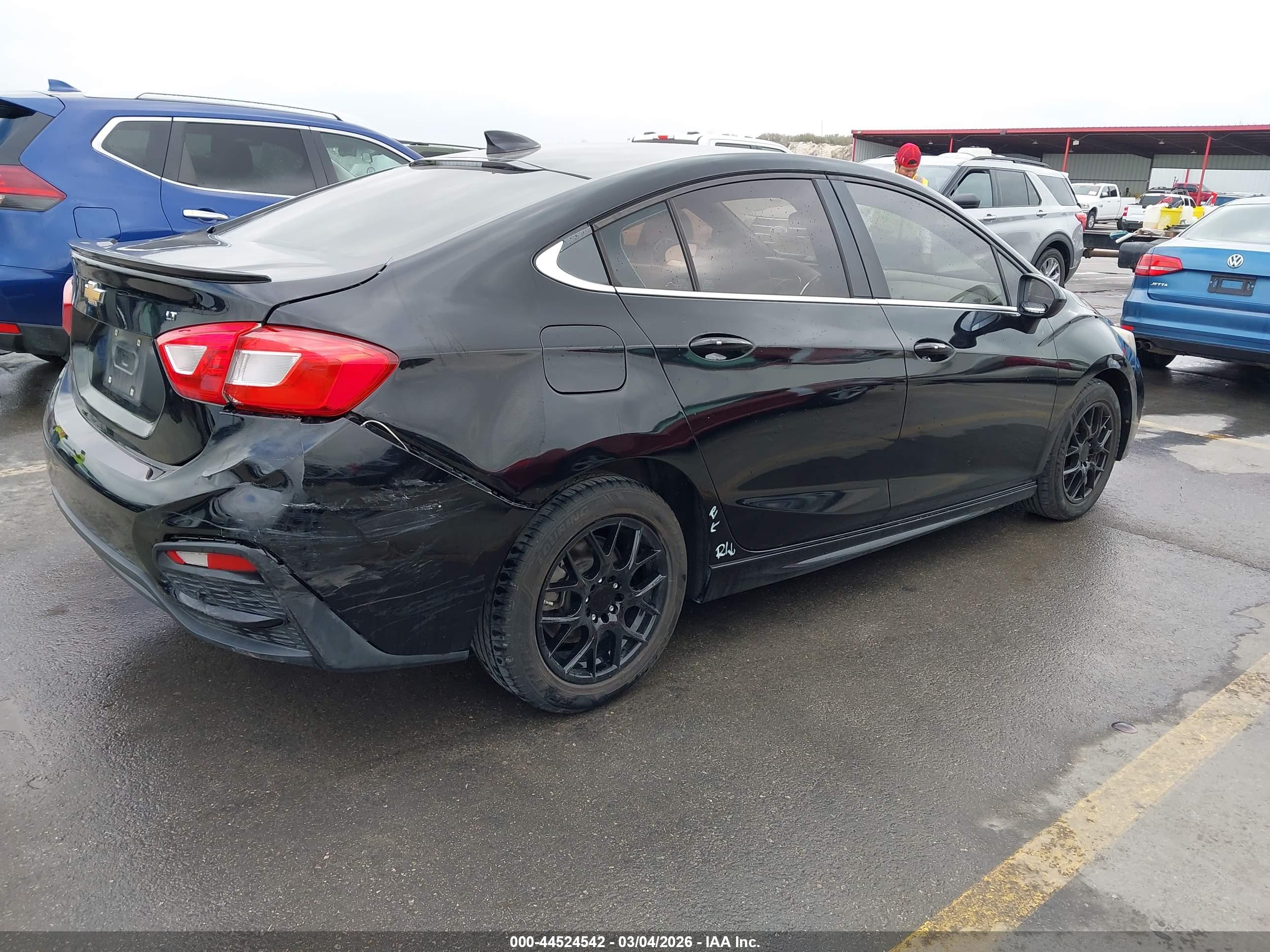 CHEVROLET CRUZE image 4