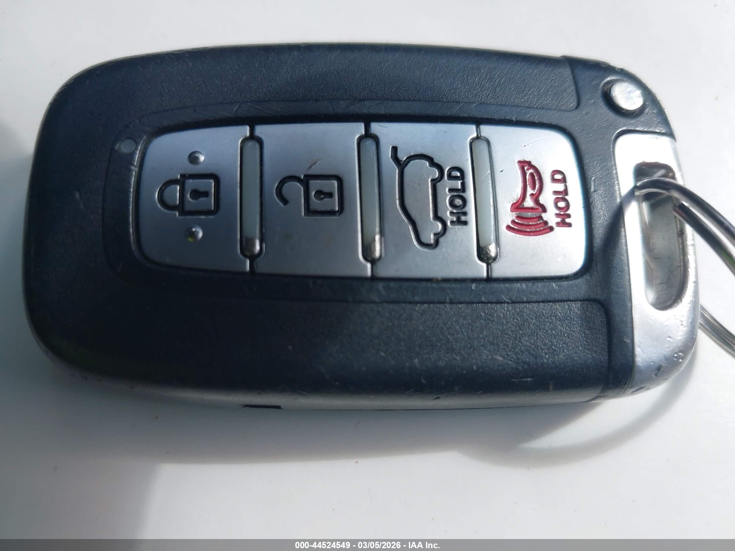 HYUNDAI VELOSTER image 11