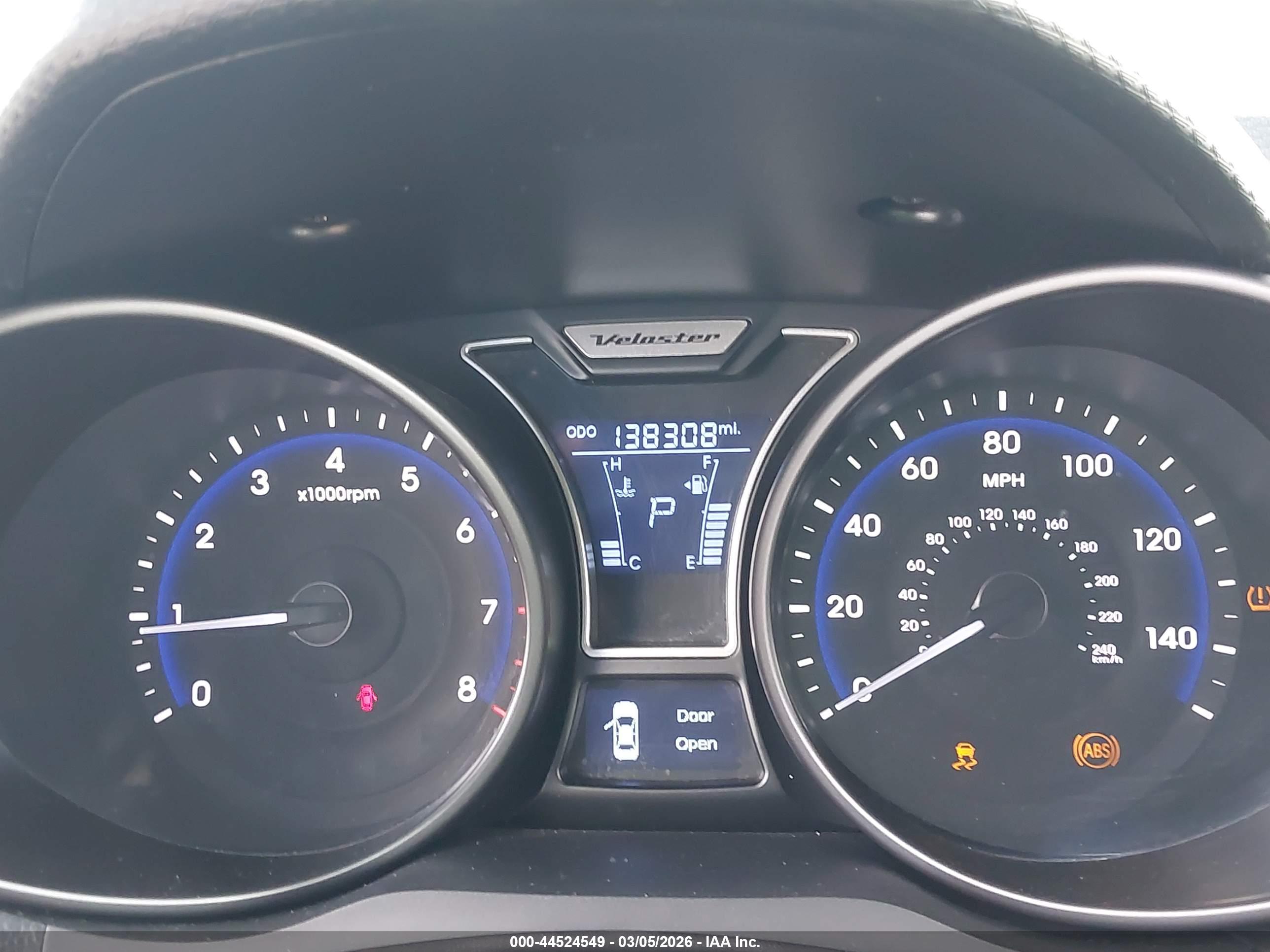 HYUNDAI VELOSTER image 7