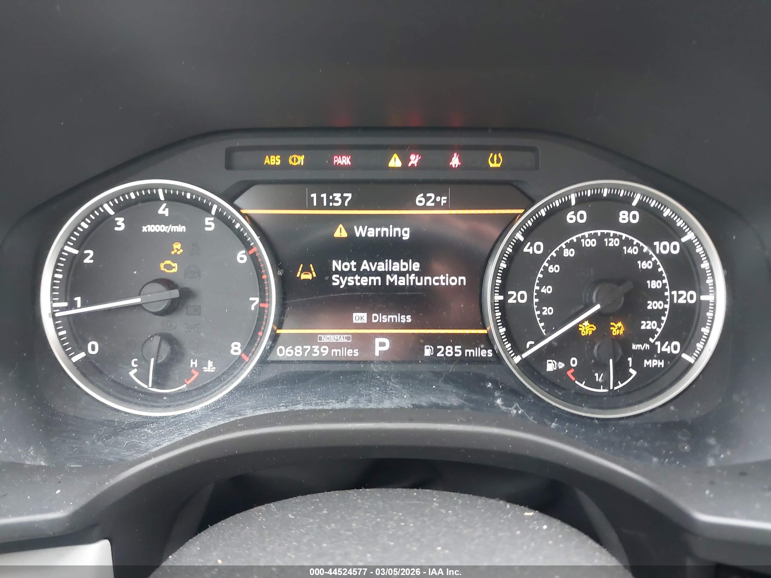 MITSUBISHI OUTLANDER image 7