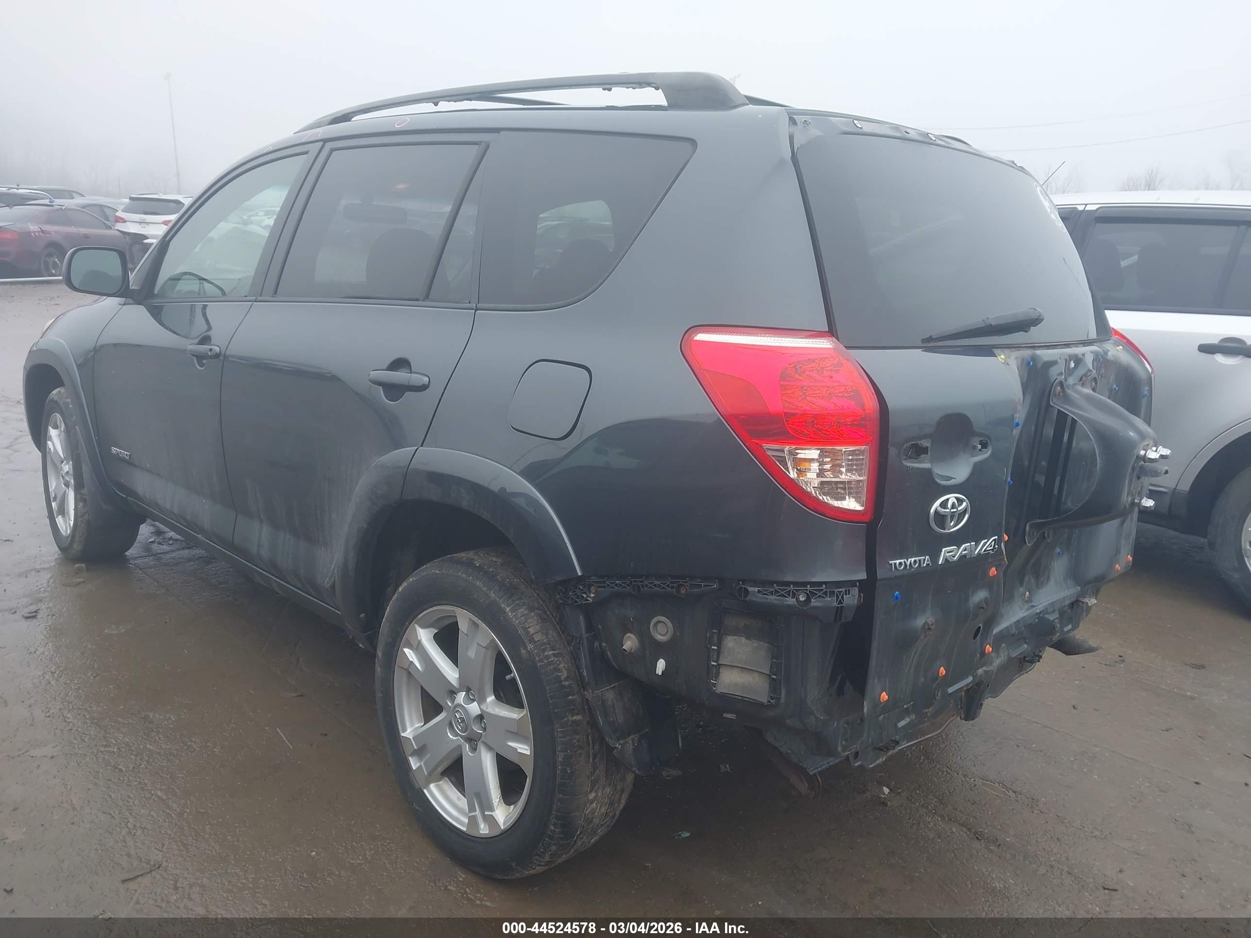 TOYOTA RAV4 image 3