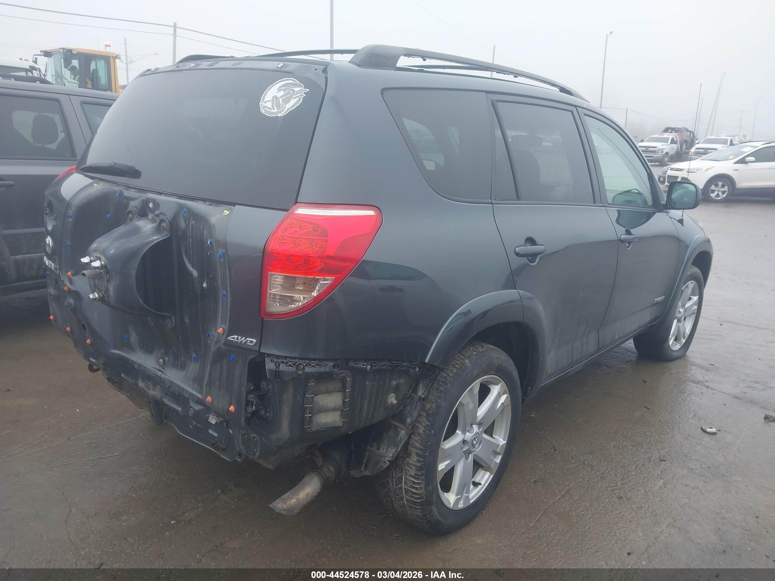TOYOTA RAV4 image 4