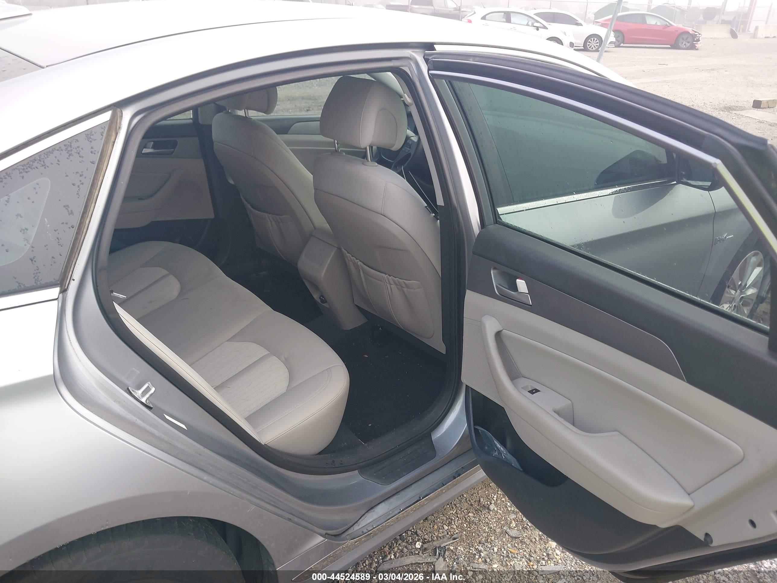 HYUNDAI SONATA image 8
