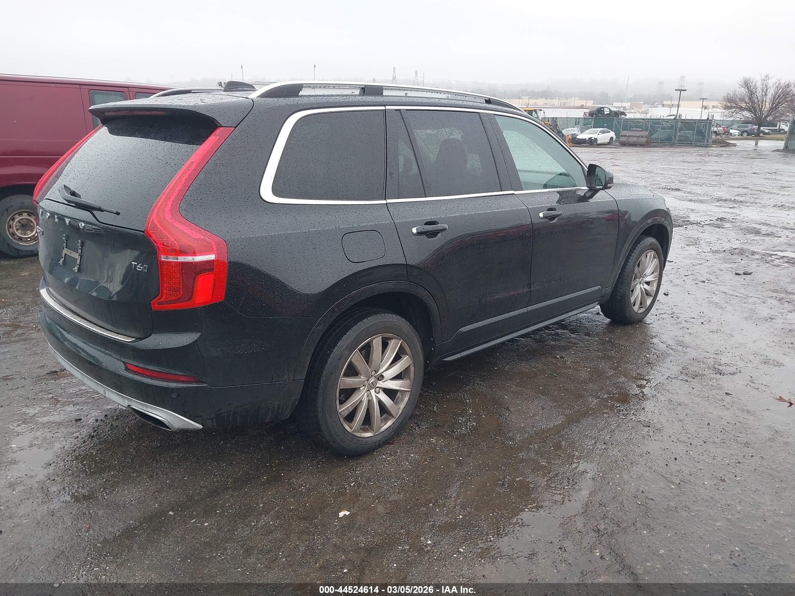 VOLVO XC90 image 4