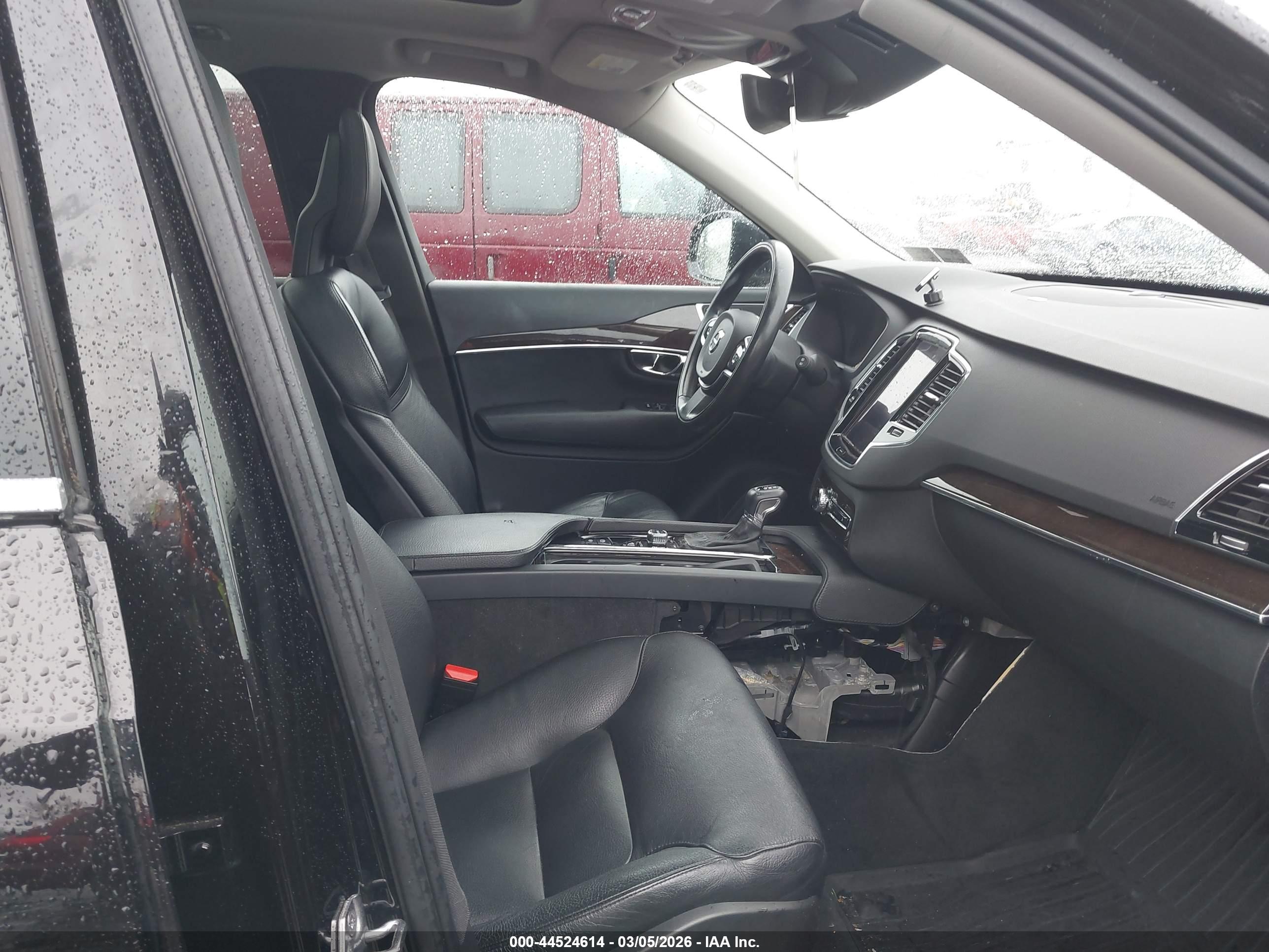 VOLVO XC90 image 5