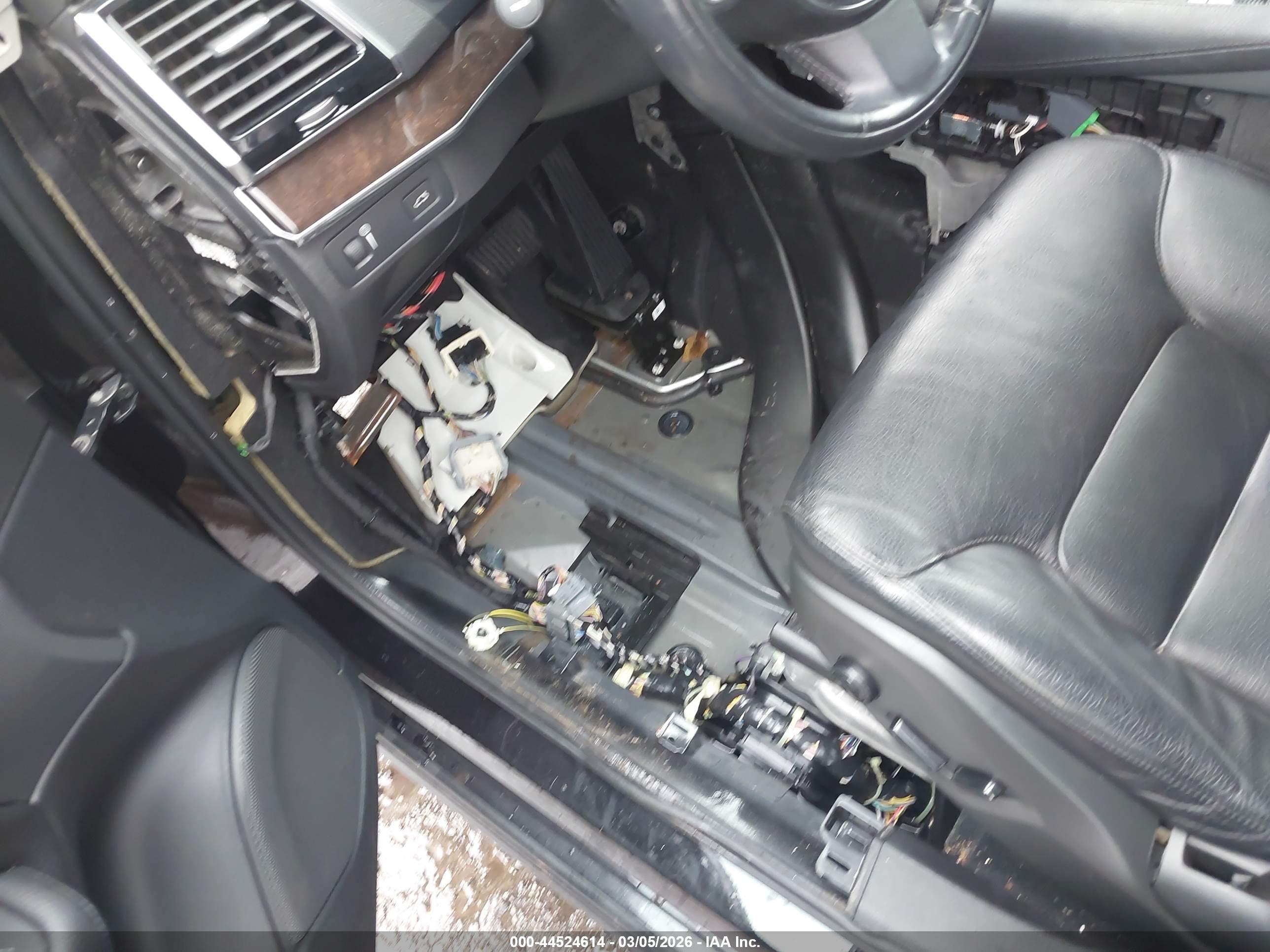 VOLVO XC90 image 6