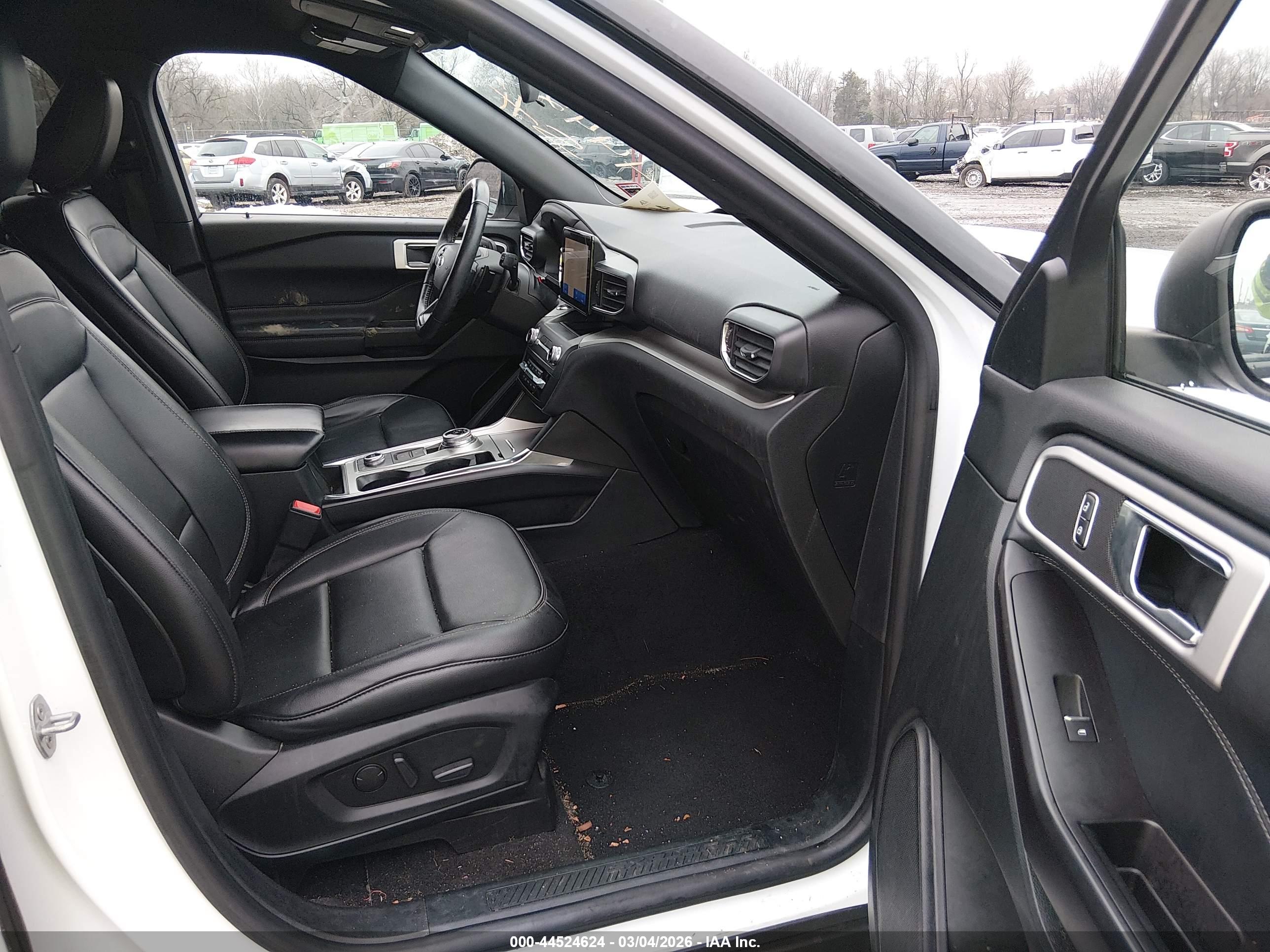 FORD EXPLORER image 5