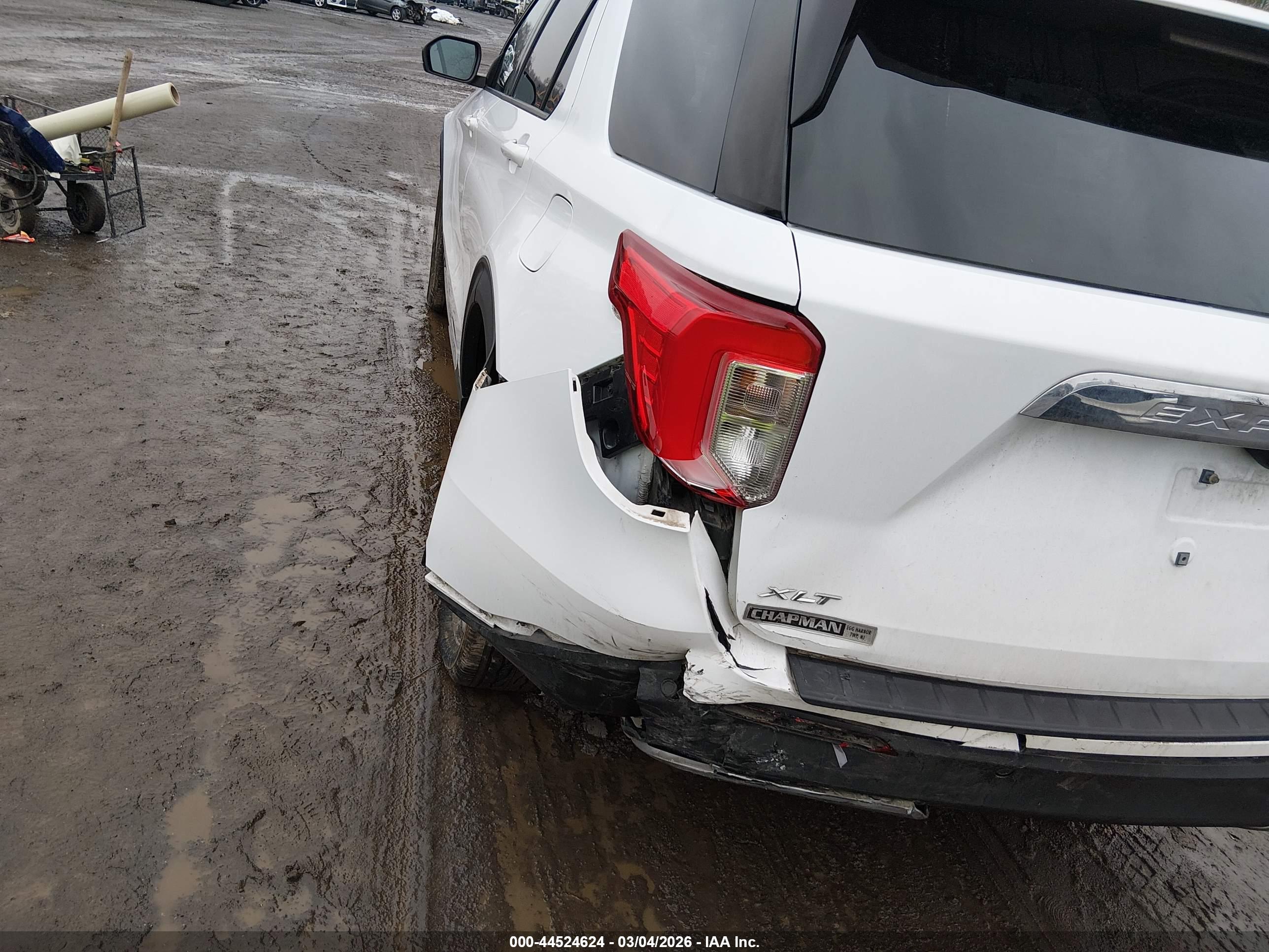 FORD EXPLORER image 6