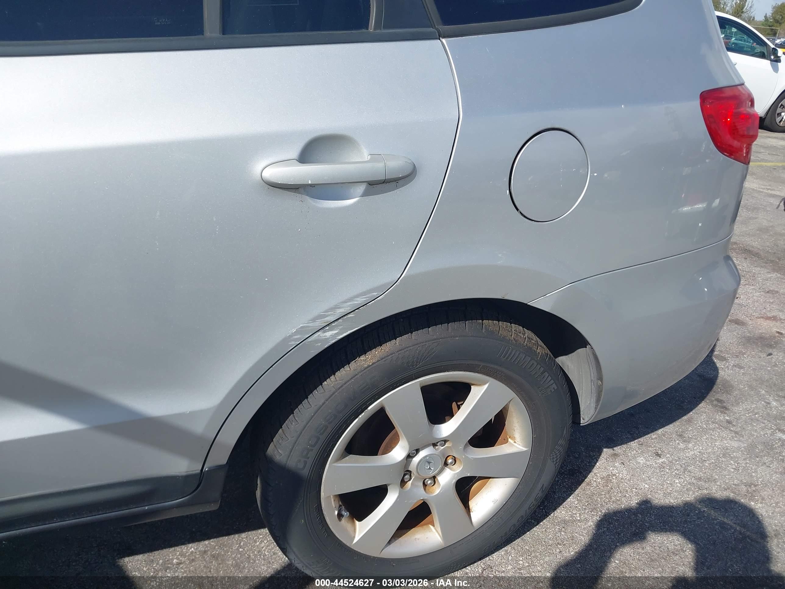 HYUNDAI SANTA image 6
