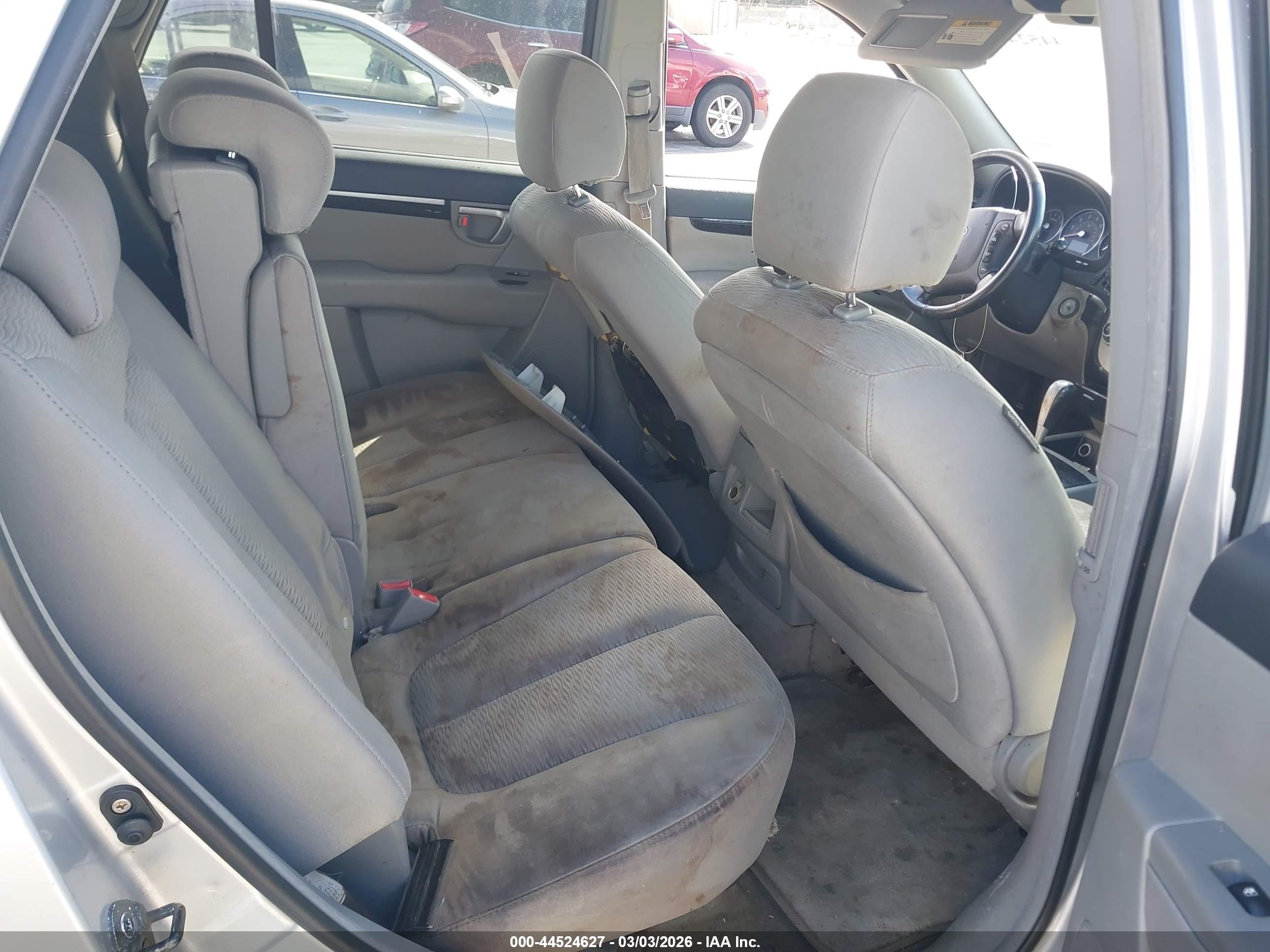 HYUNDAI SANTA image 8