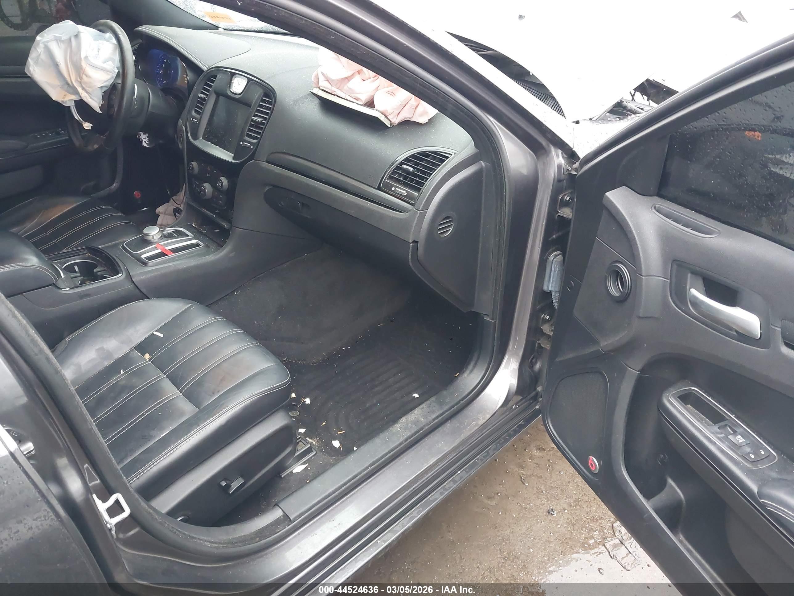 CHRYSLER 300 image 5