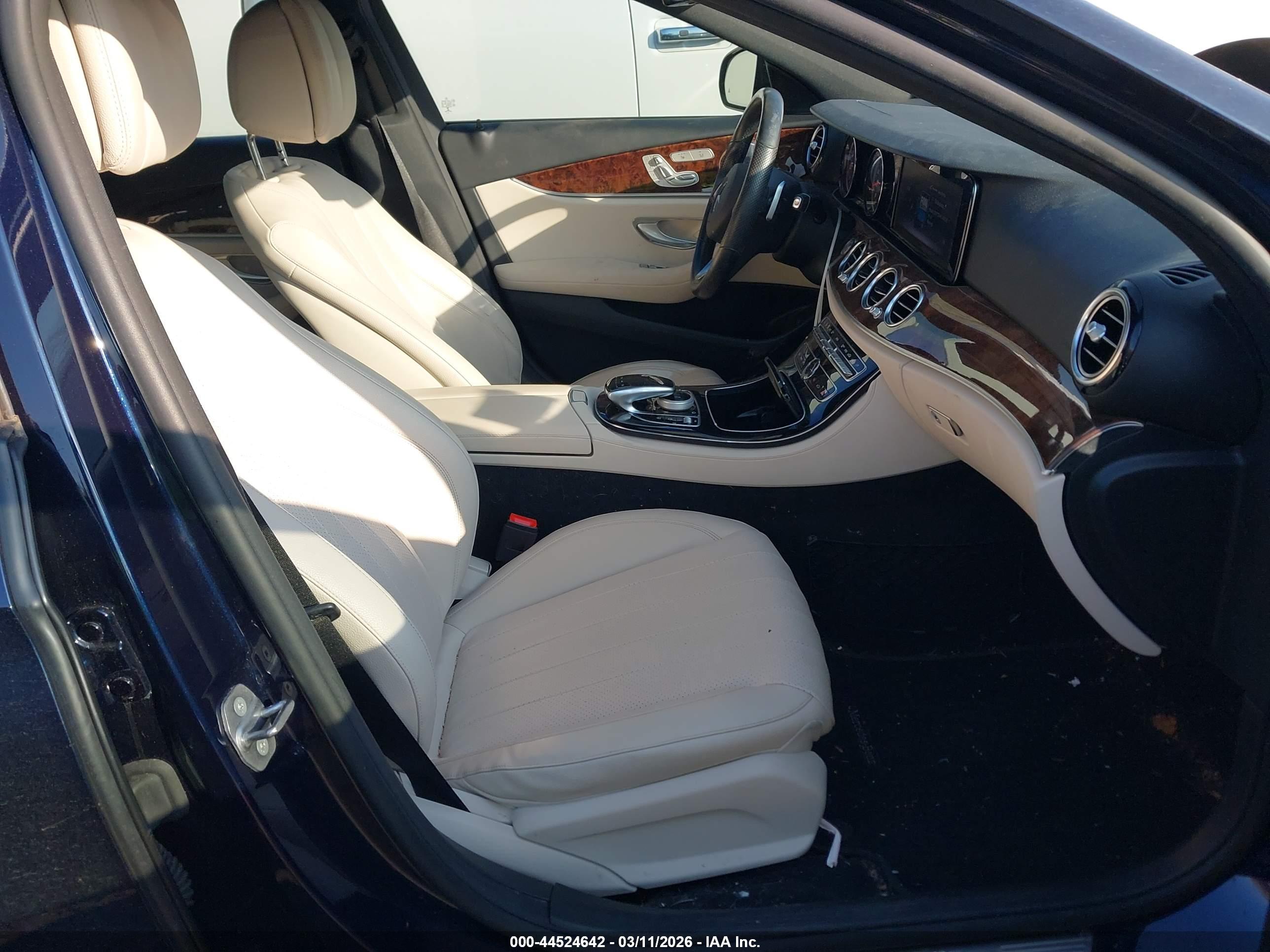 MERCEDES-BENZ E image 5
