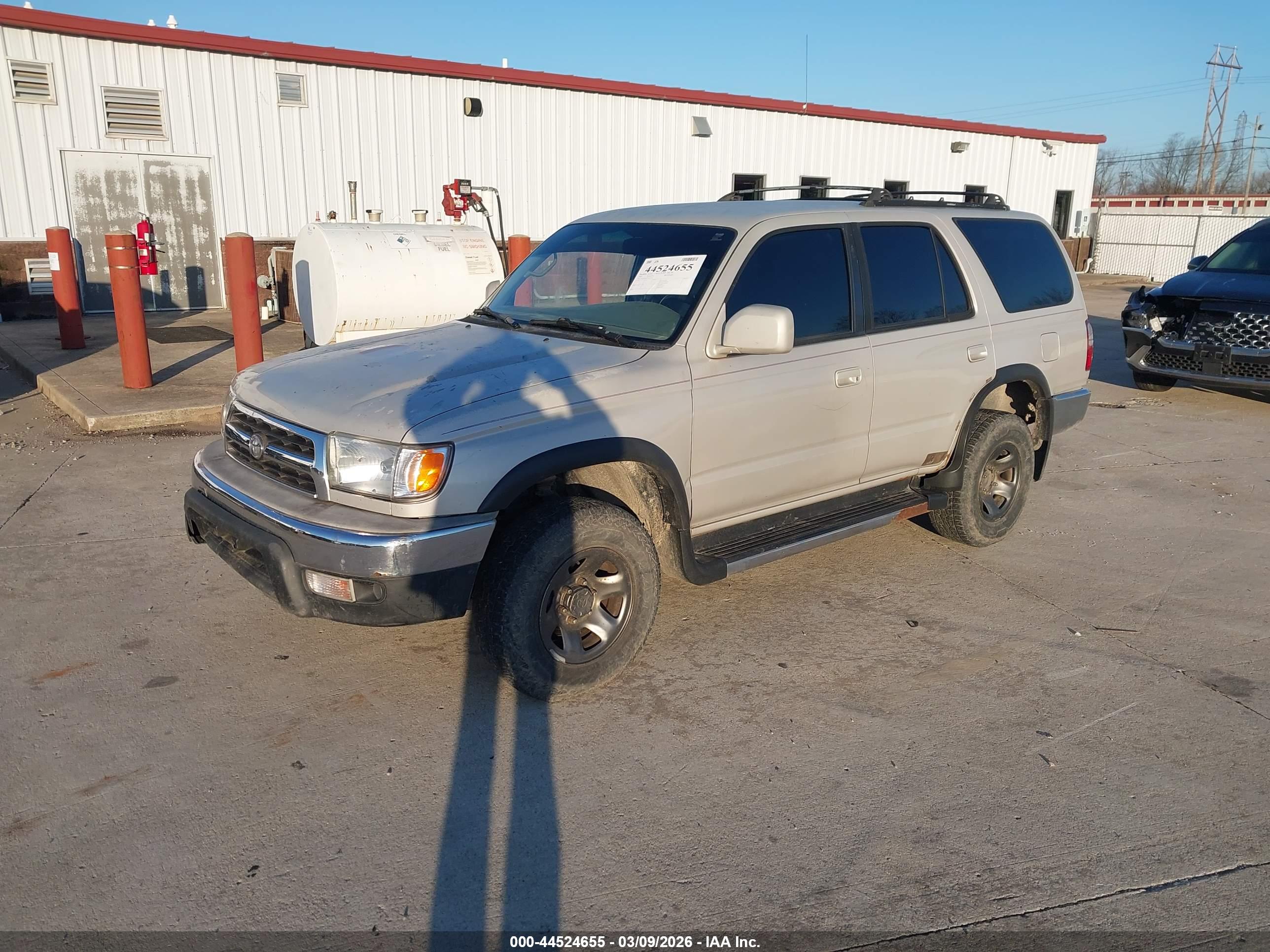 TOYOTA 4RUNNER image 2