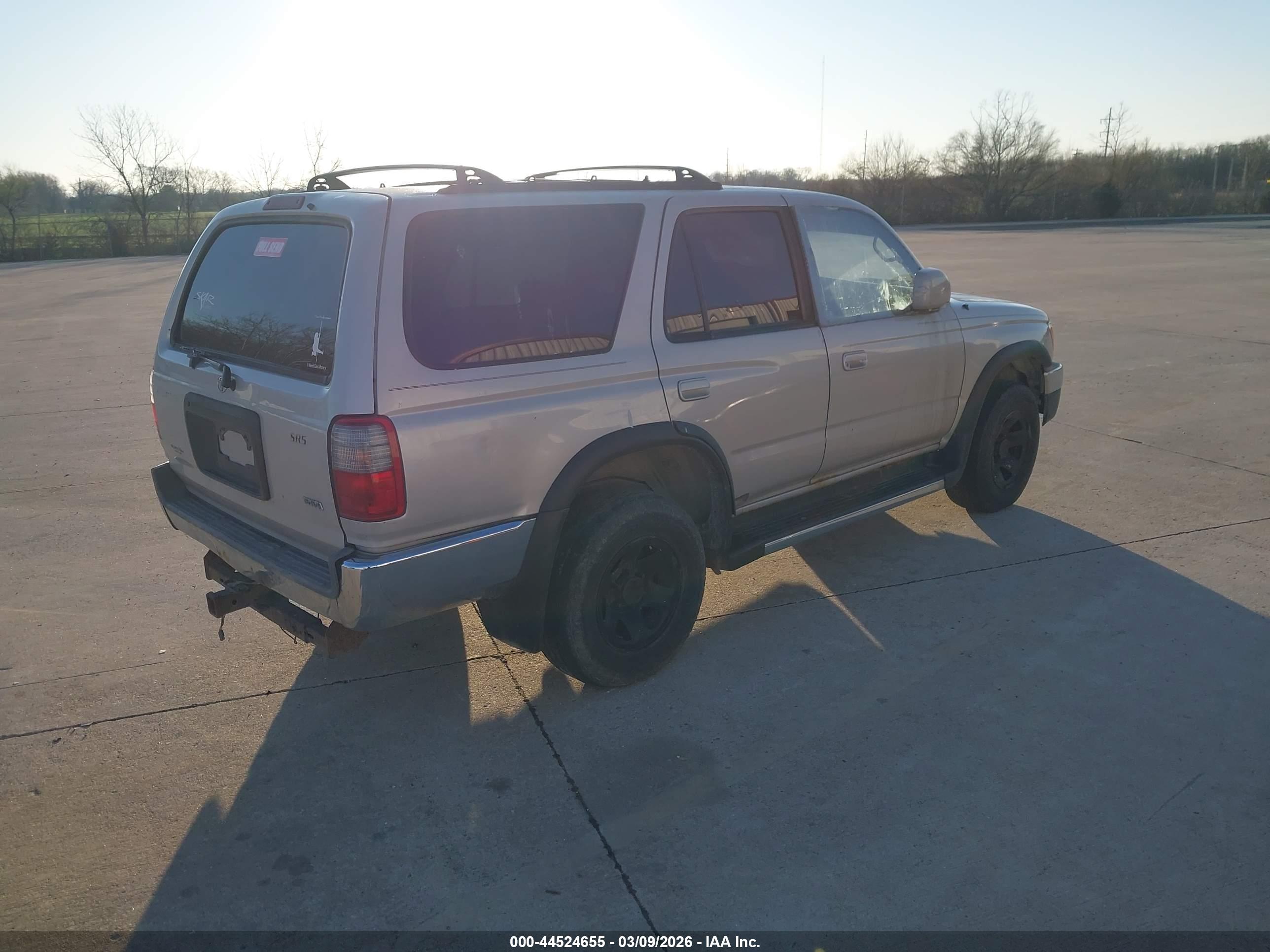 TOYOTA 4RUNNER image 4