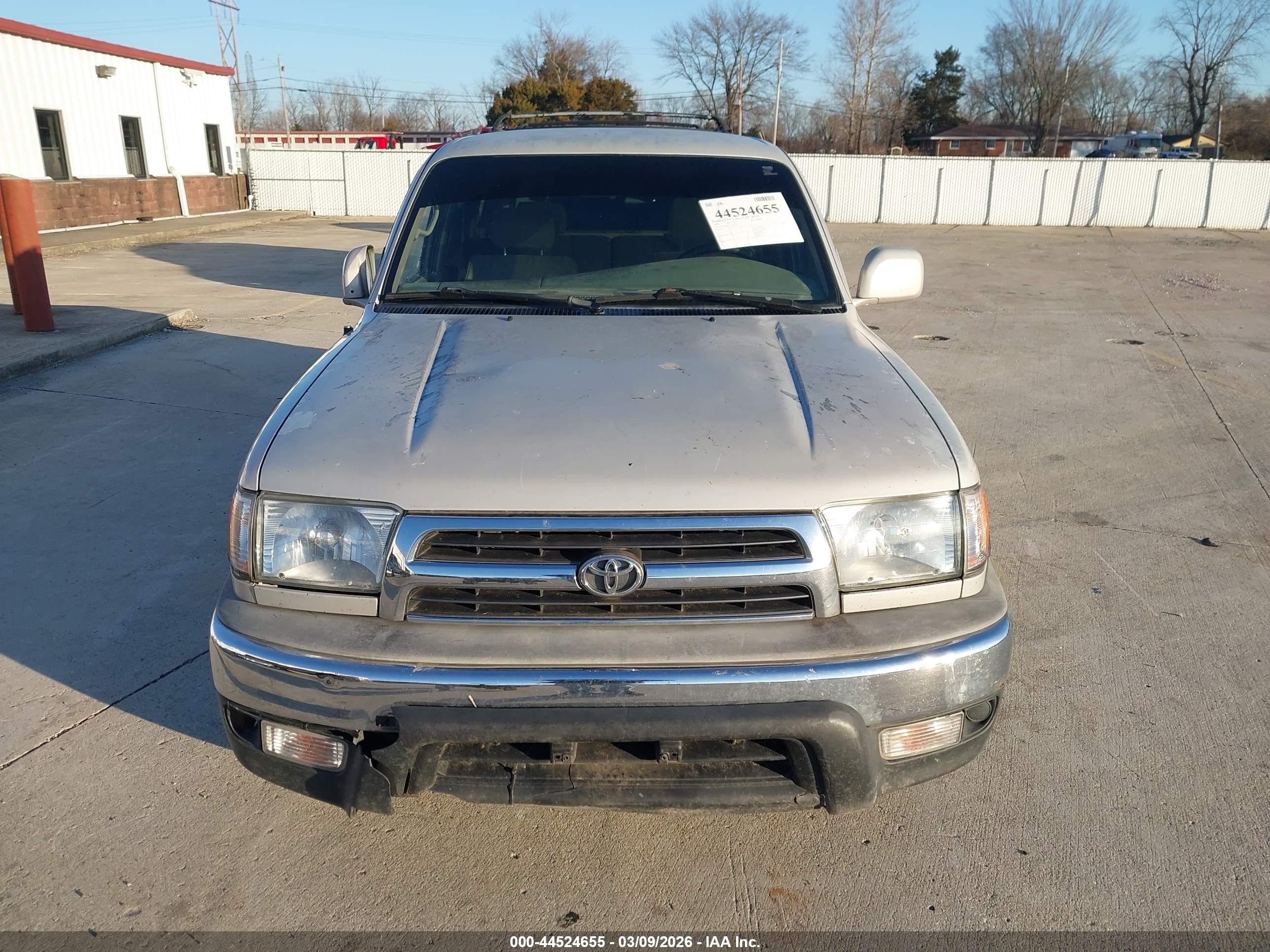 TOYOTA 4RUNNER image 6