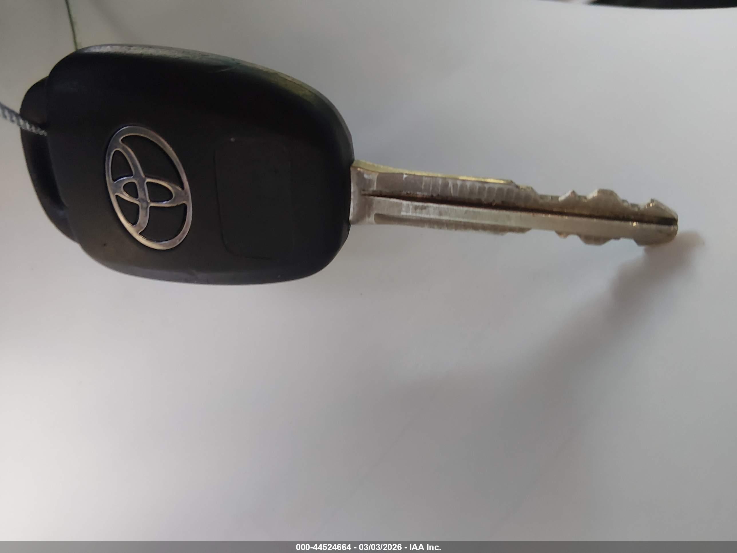 TOYOTA CAMRY image 11