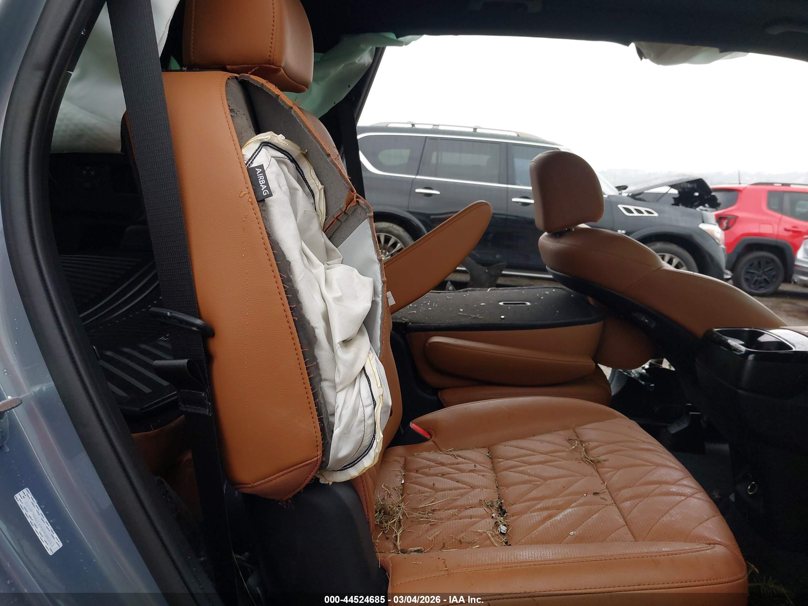 KIA TELLURIDE image 8