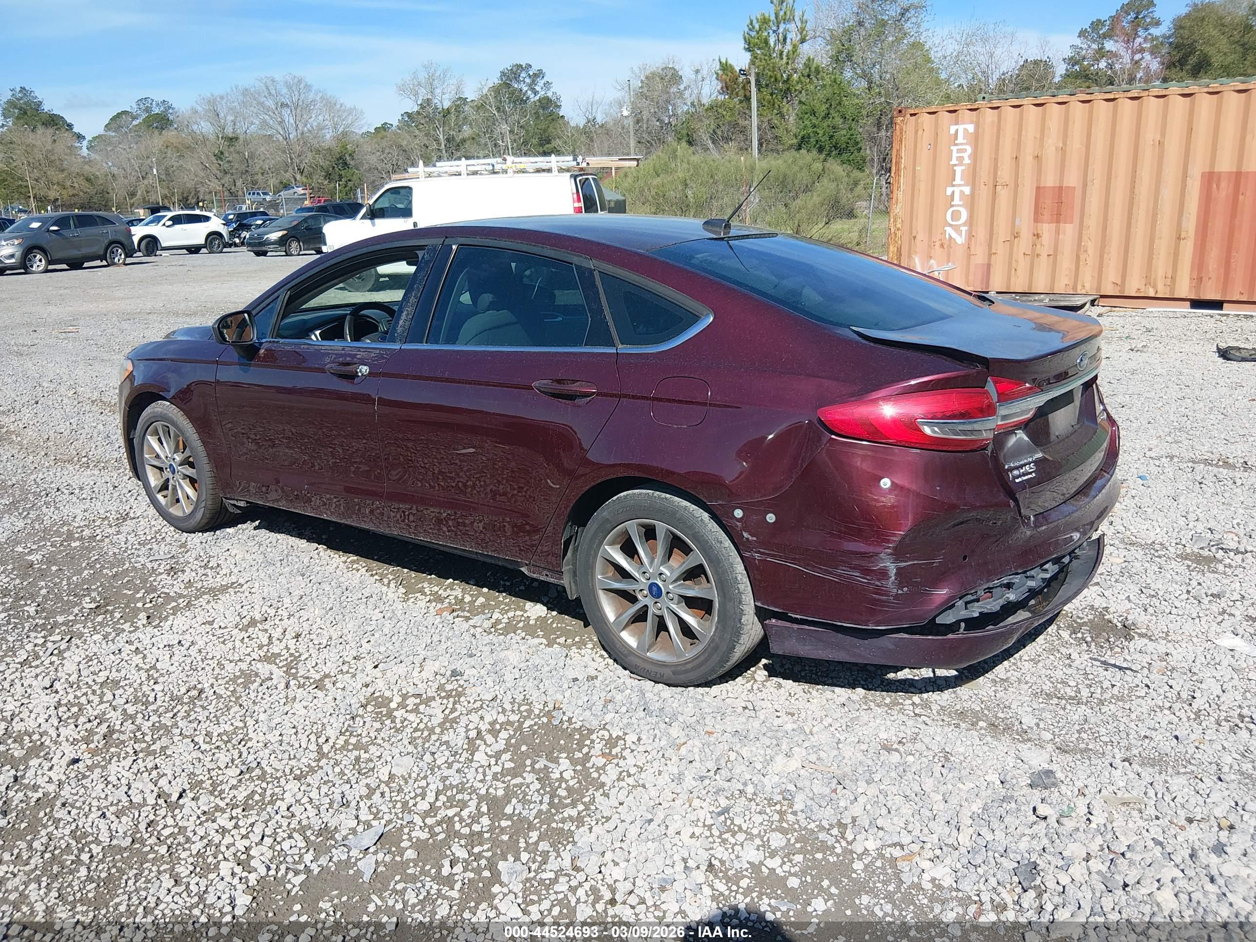 FORD FUSION image 3