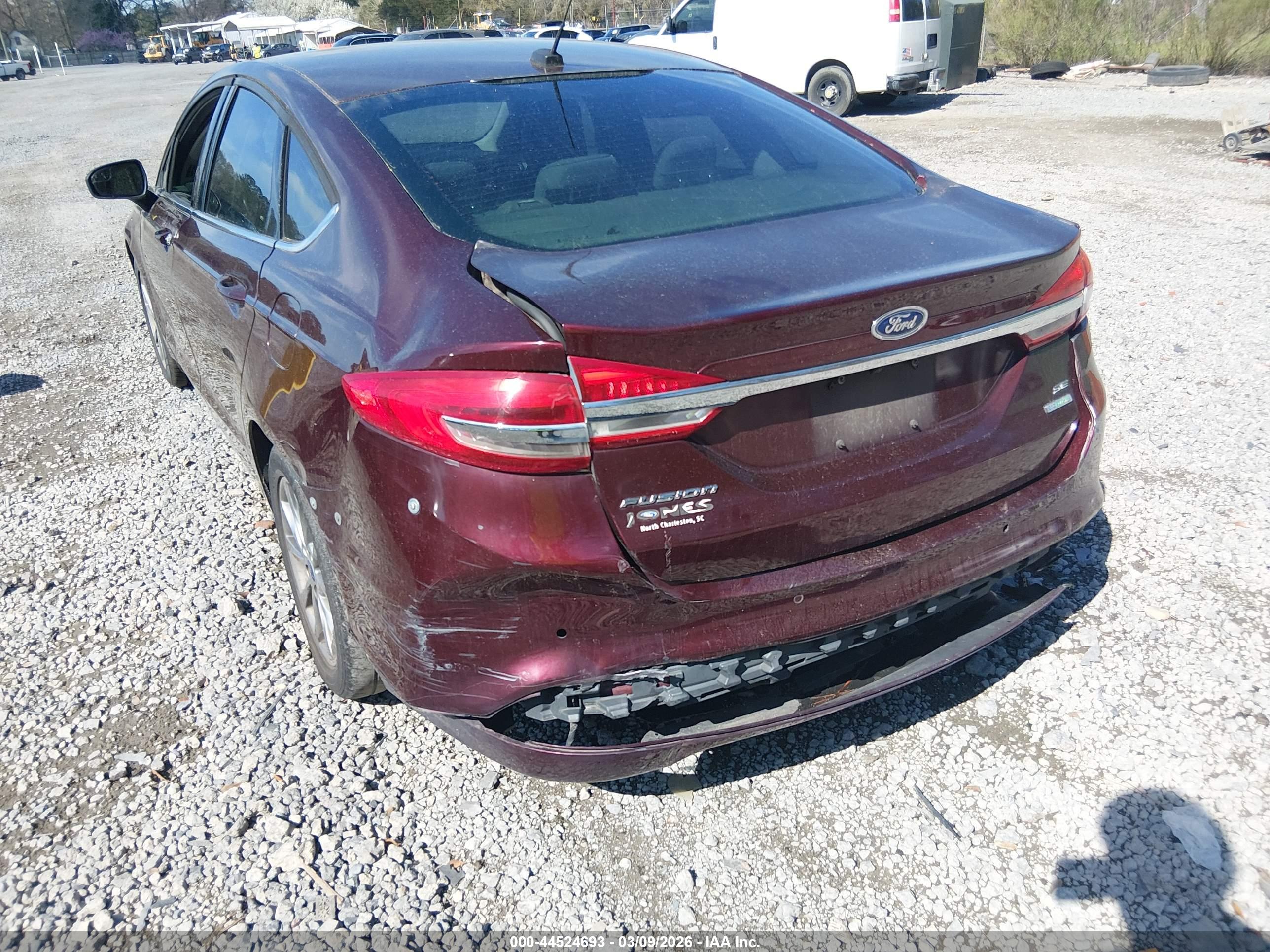 FORD FUSION image 6