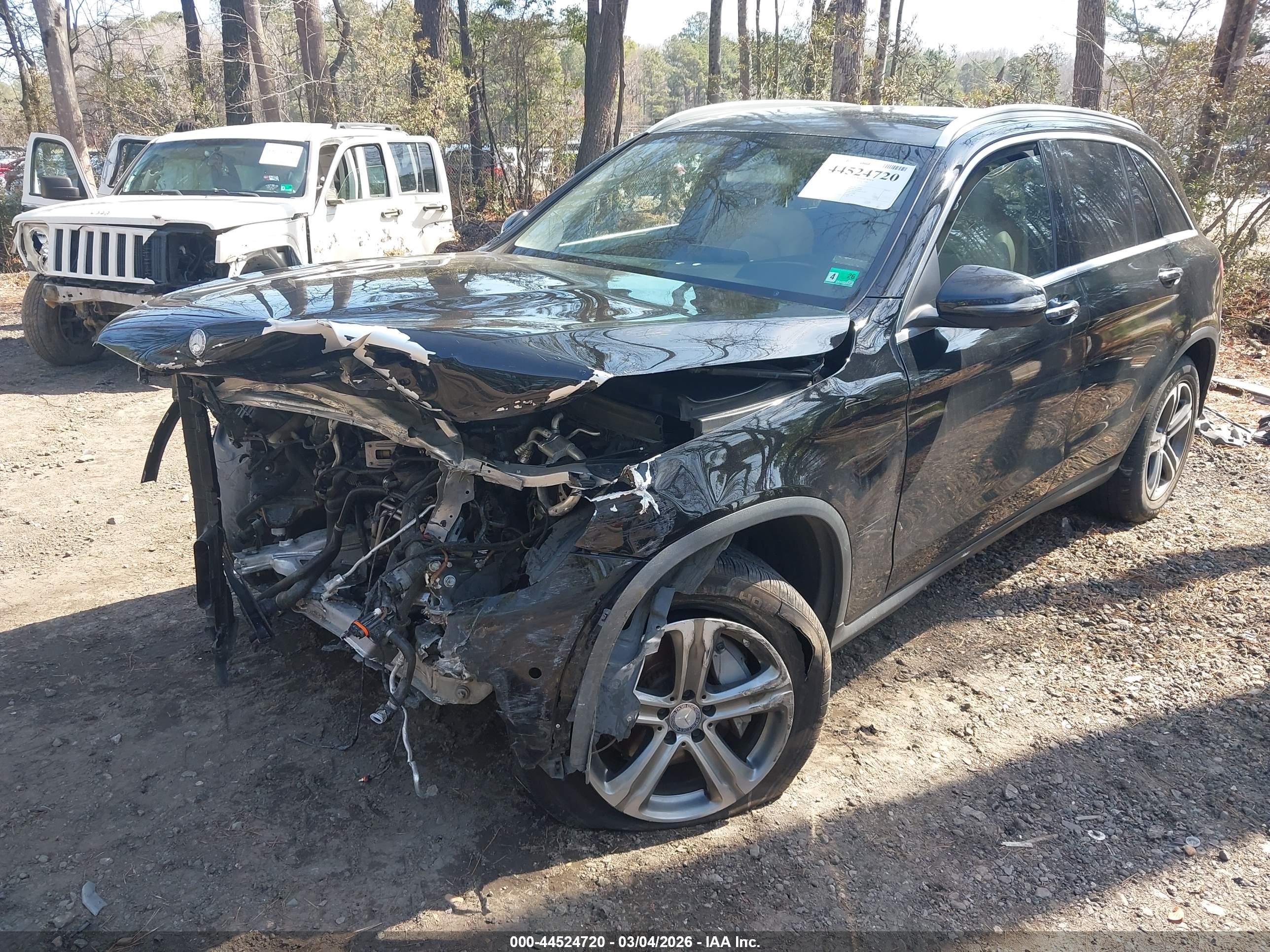 MERCEDES-BENZ GLC image 2
