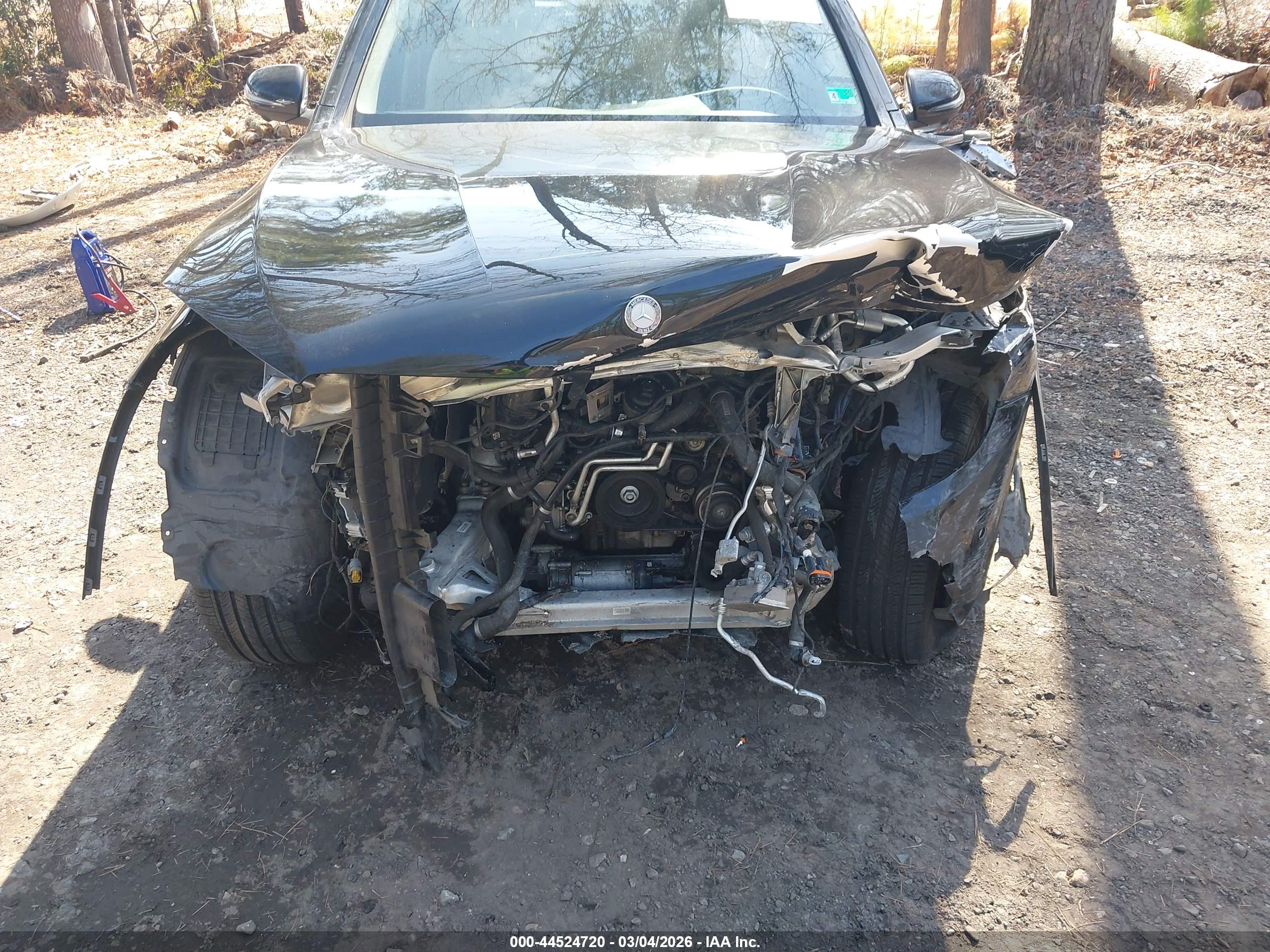 MERCEDES-BENZ GLC image 6