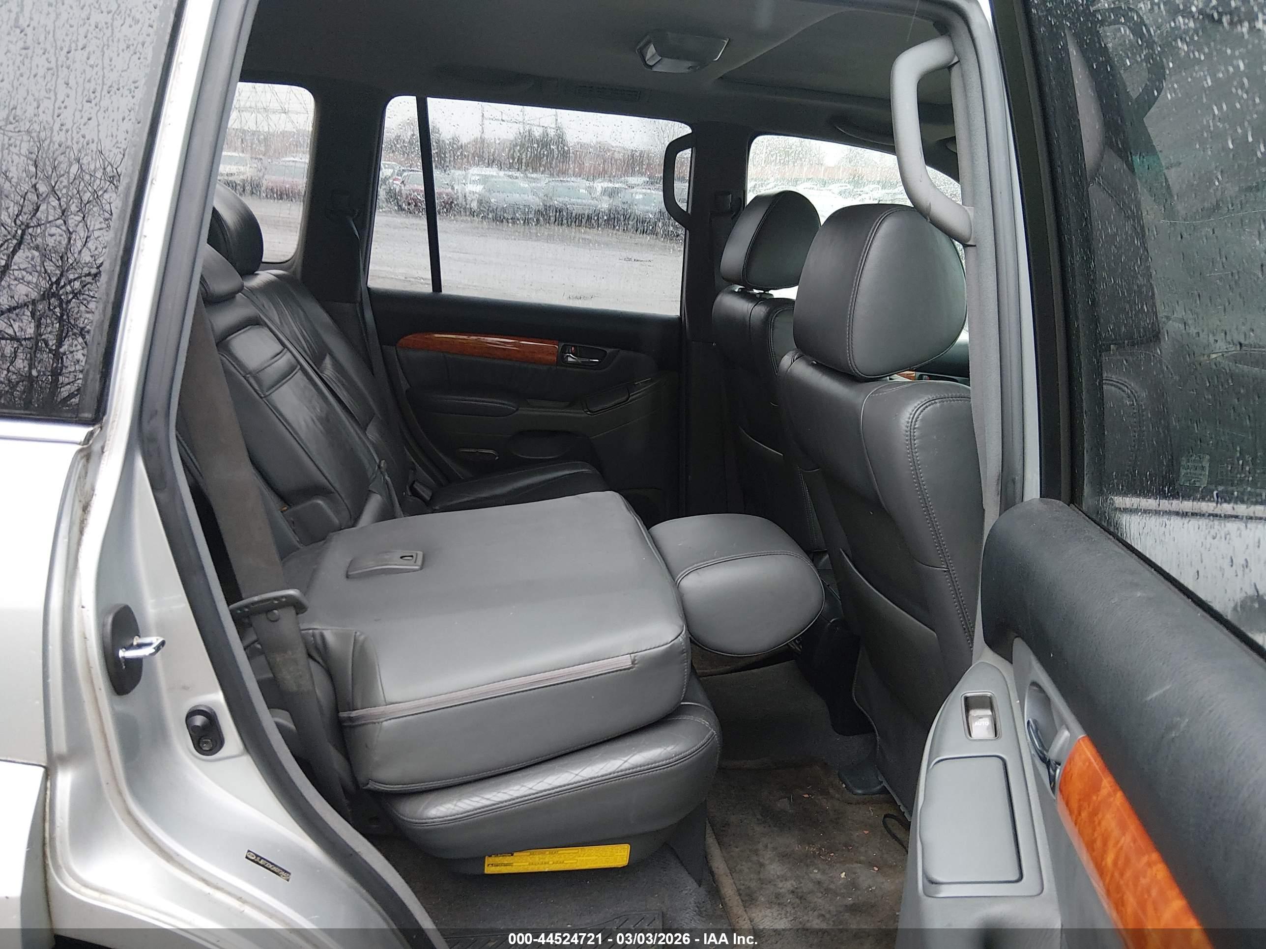 LEXUS GX image 8