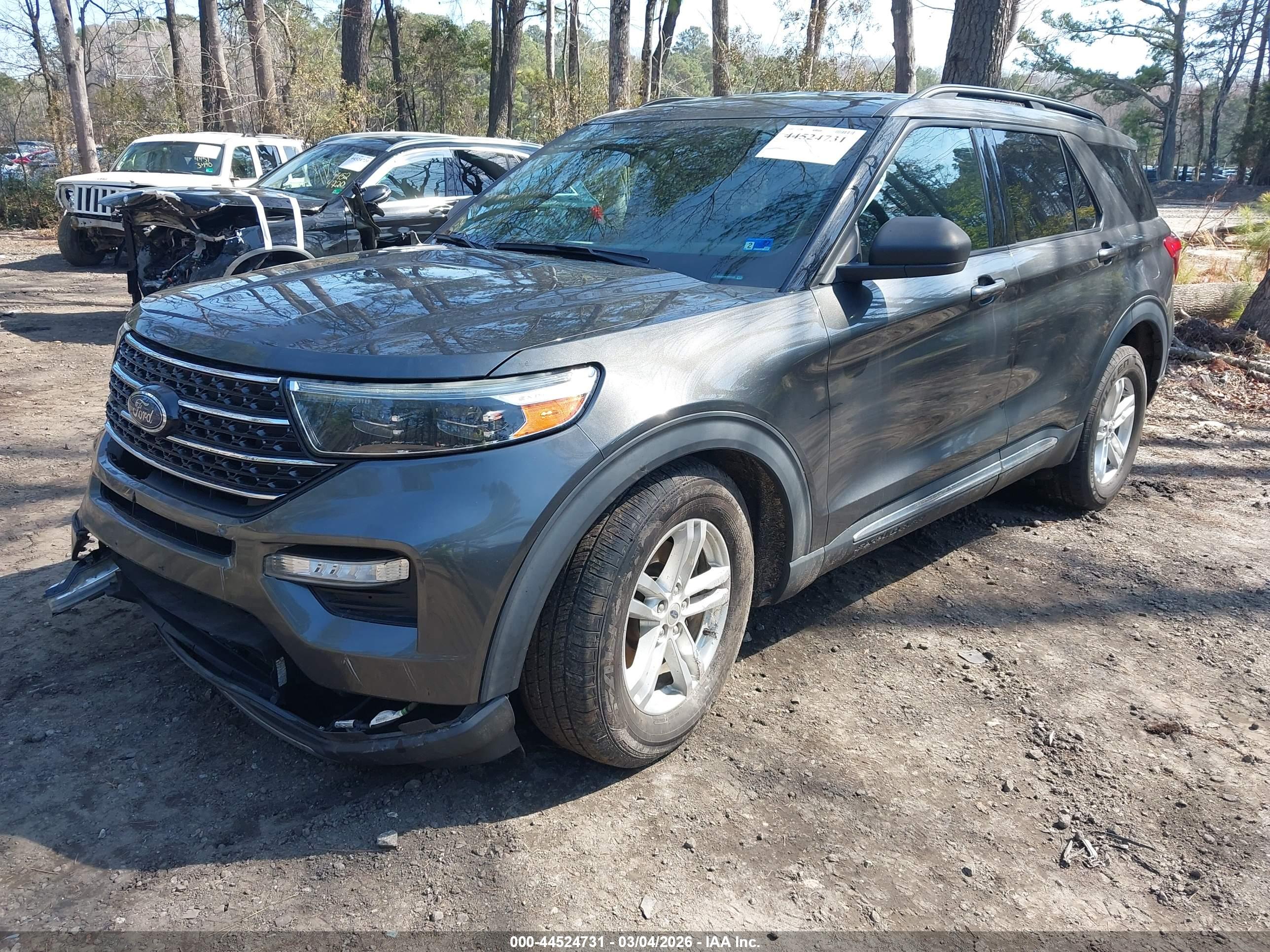 FORD EXPLORER image 2