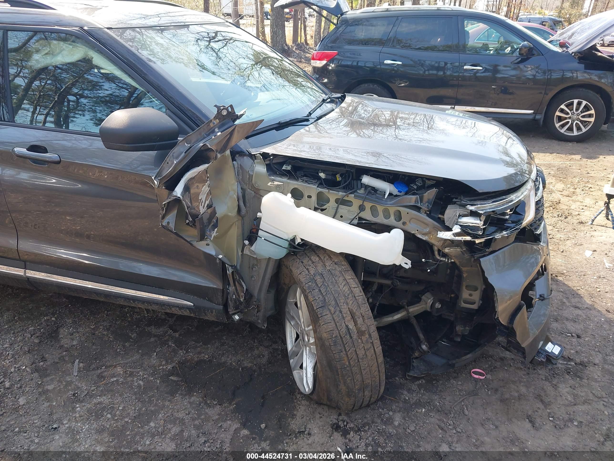 FORD EXPLORER image 6