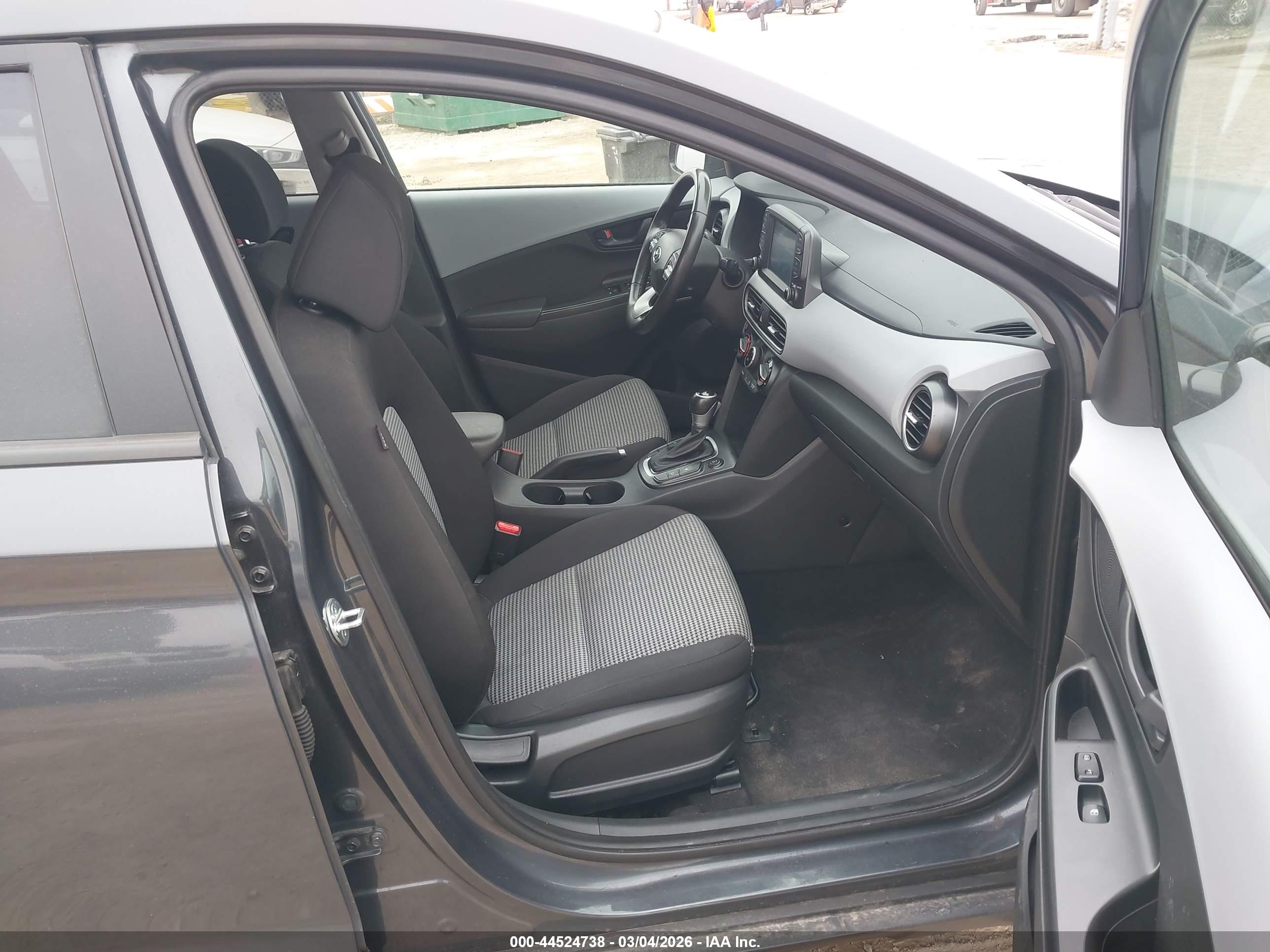 HYUNDAI KONA image 5