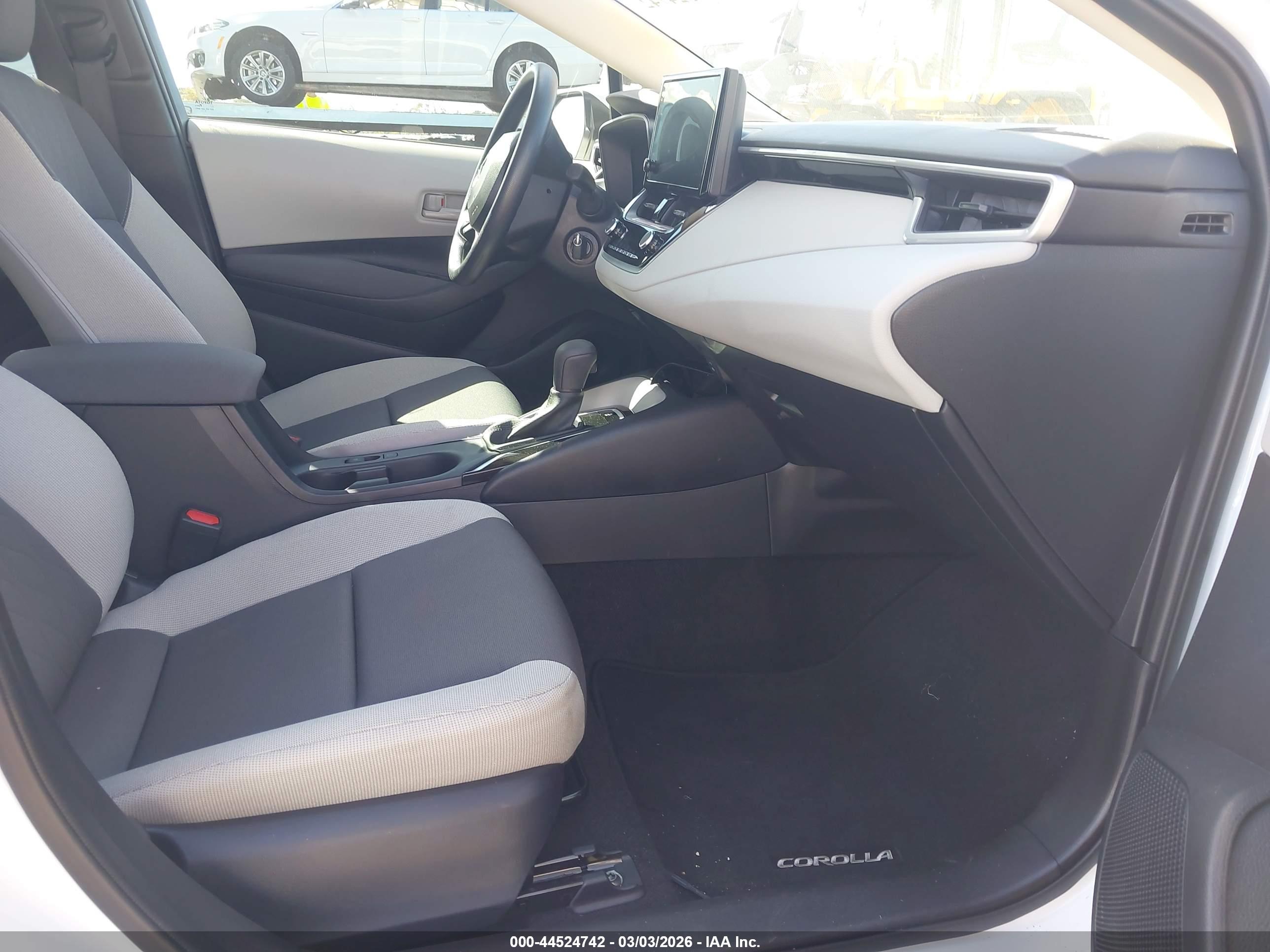 TOYOTA COROLLA image 5