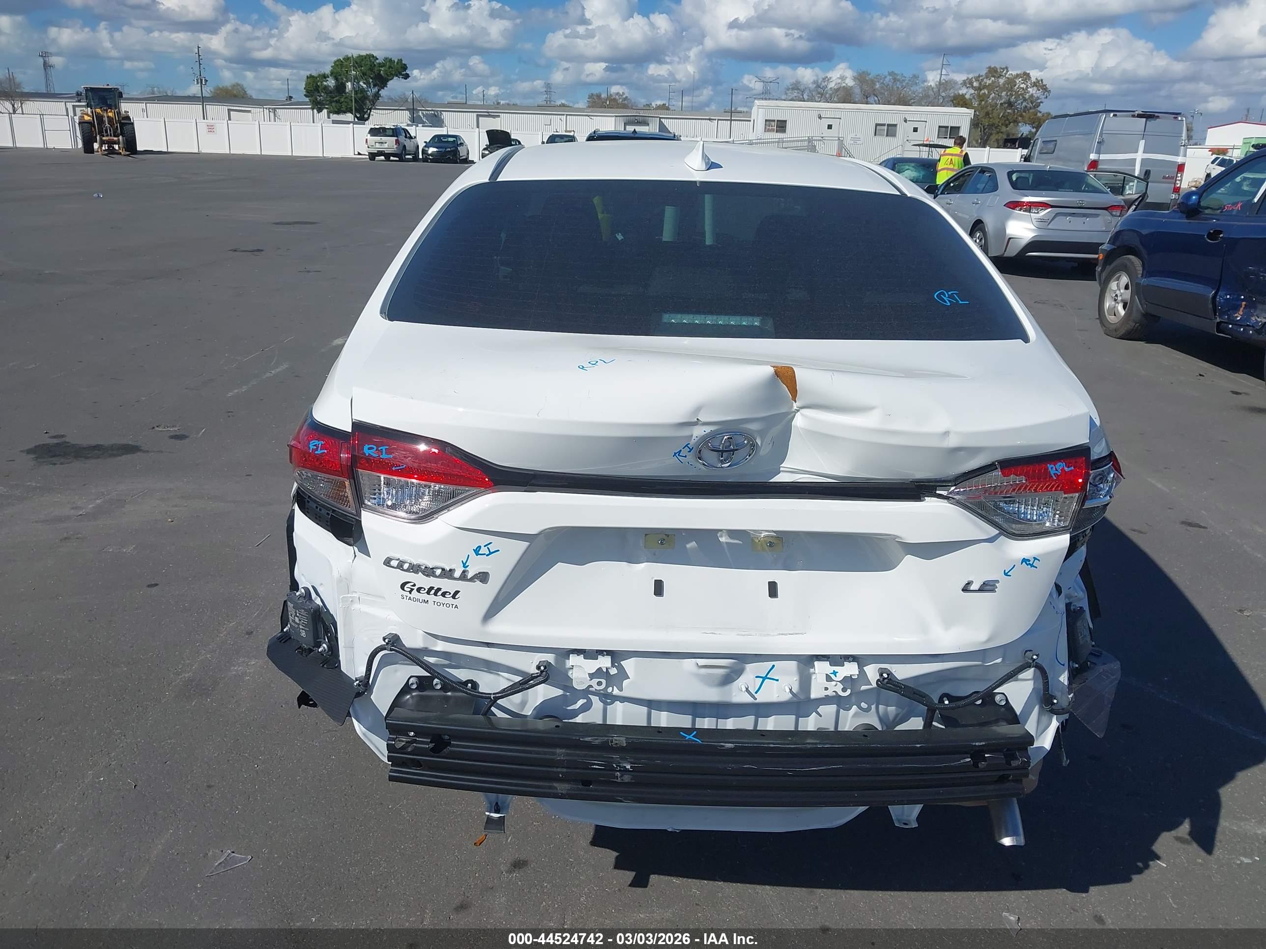 TOYOTA COROLLA image 6