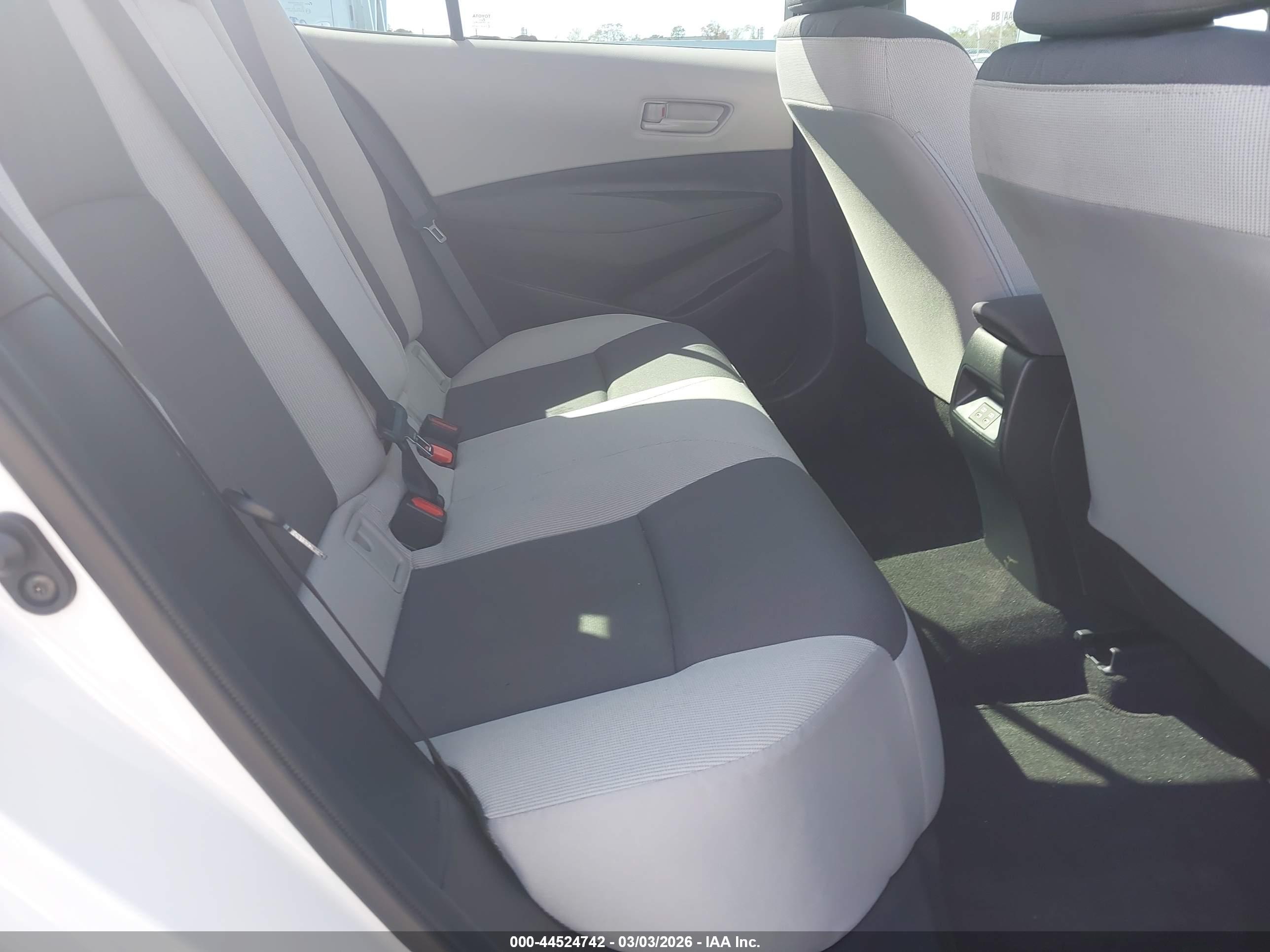 TOYOTA COROLLA image 8