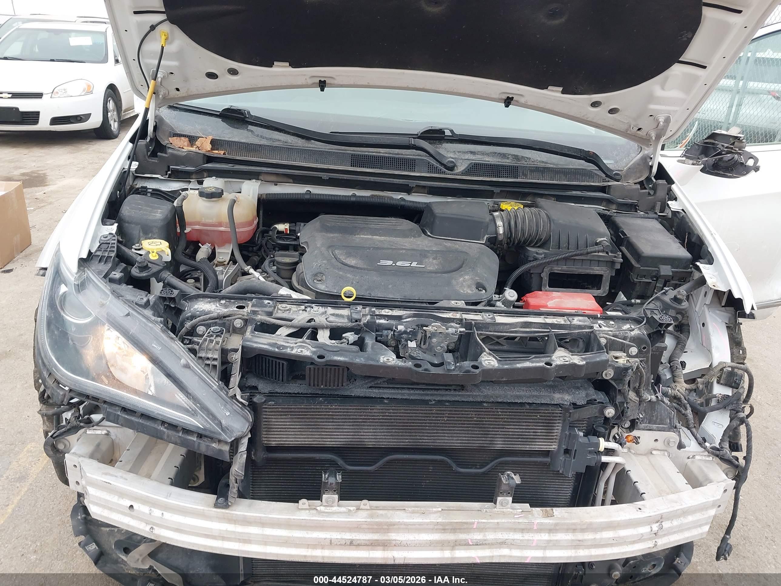 CHRYSLER PACIFICA image 10