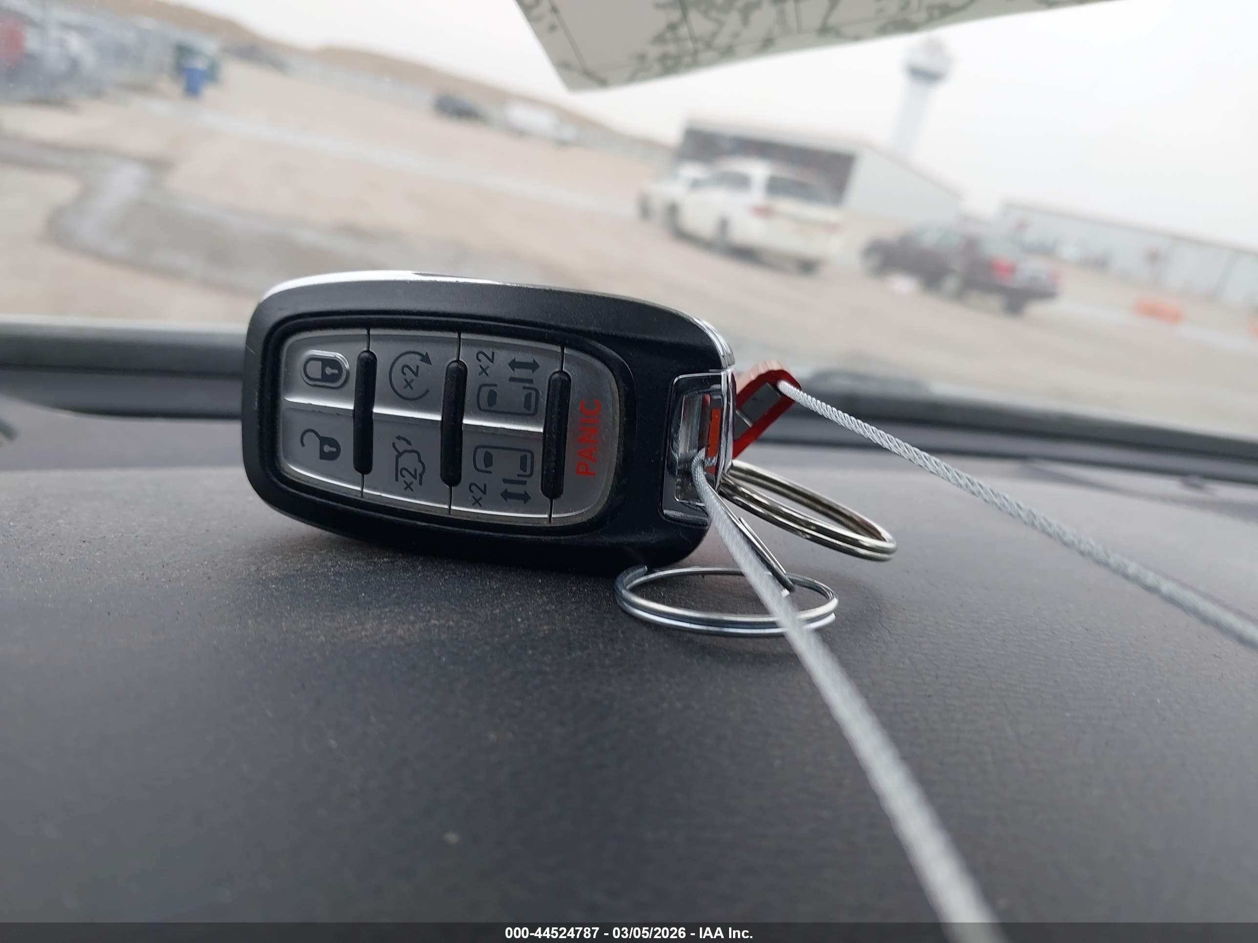 CHRYSLER PACIFICA image 11