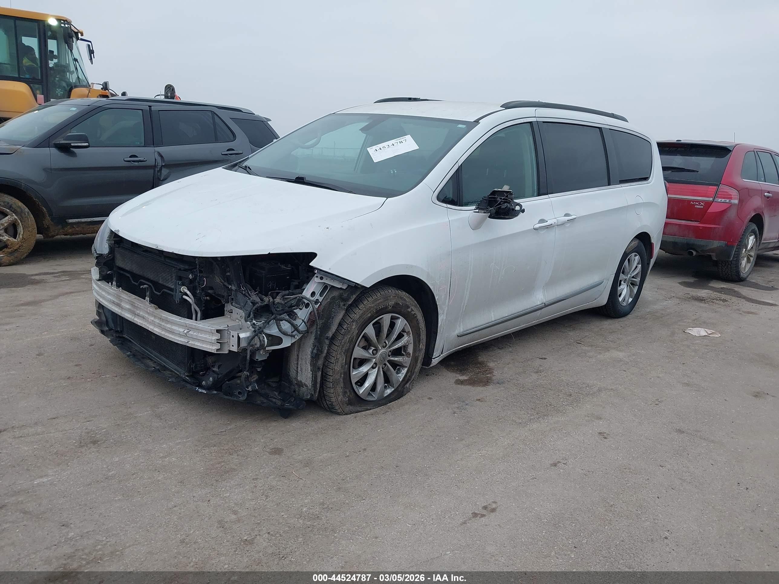 CHRYSLER PACIFICA image 2