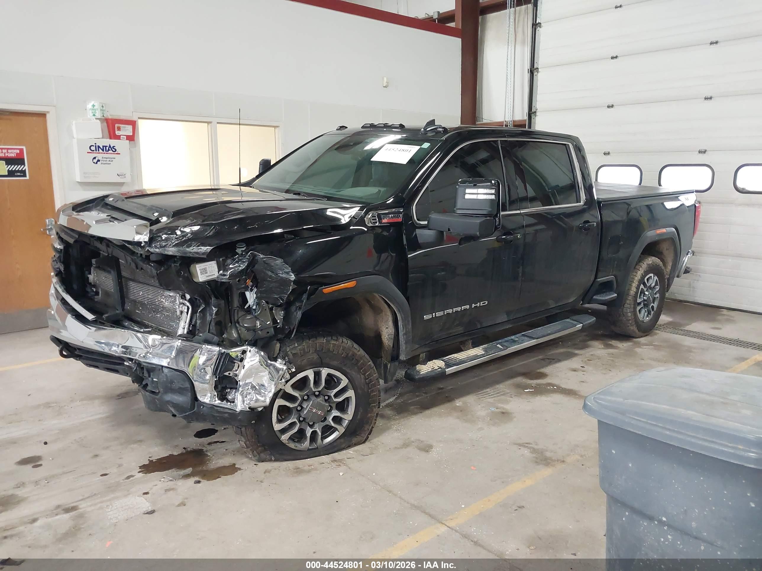 GMC SIERRA image 2