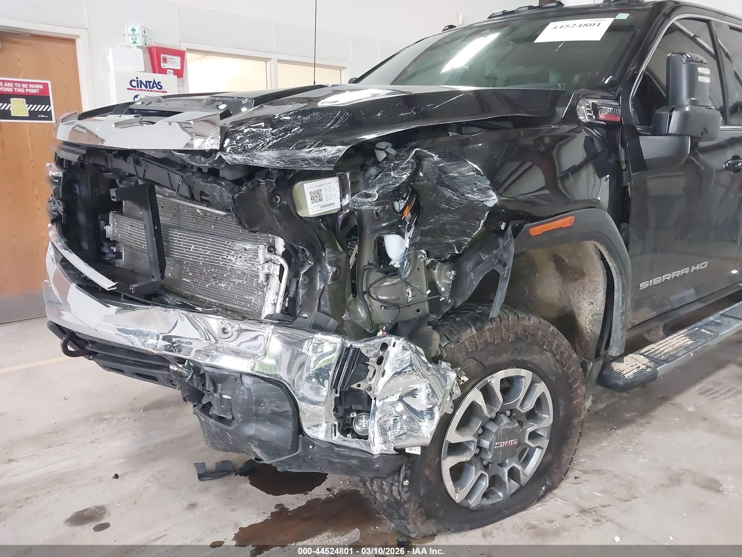 GMC SIERRA image 6