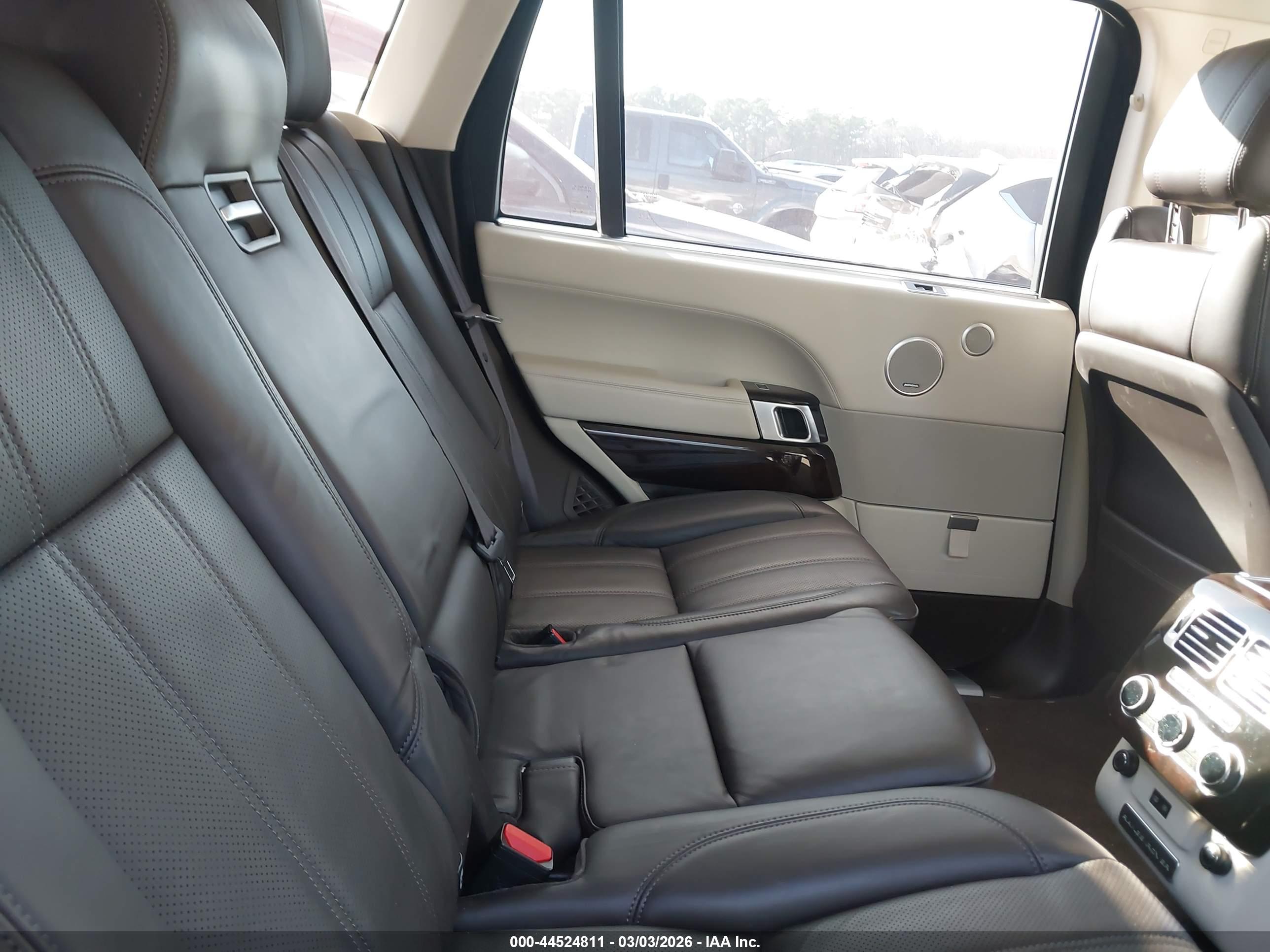 LAND ROVER image 8