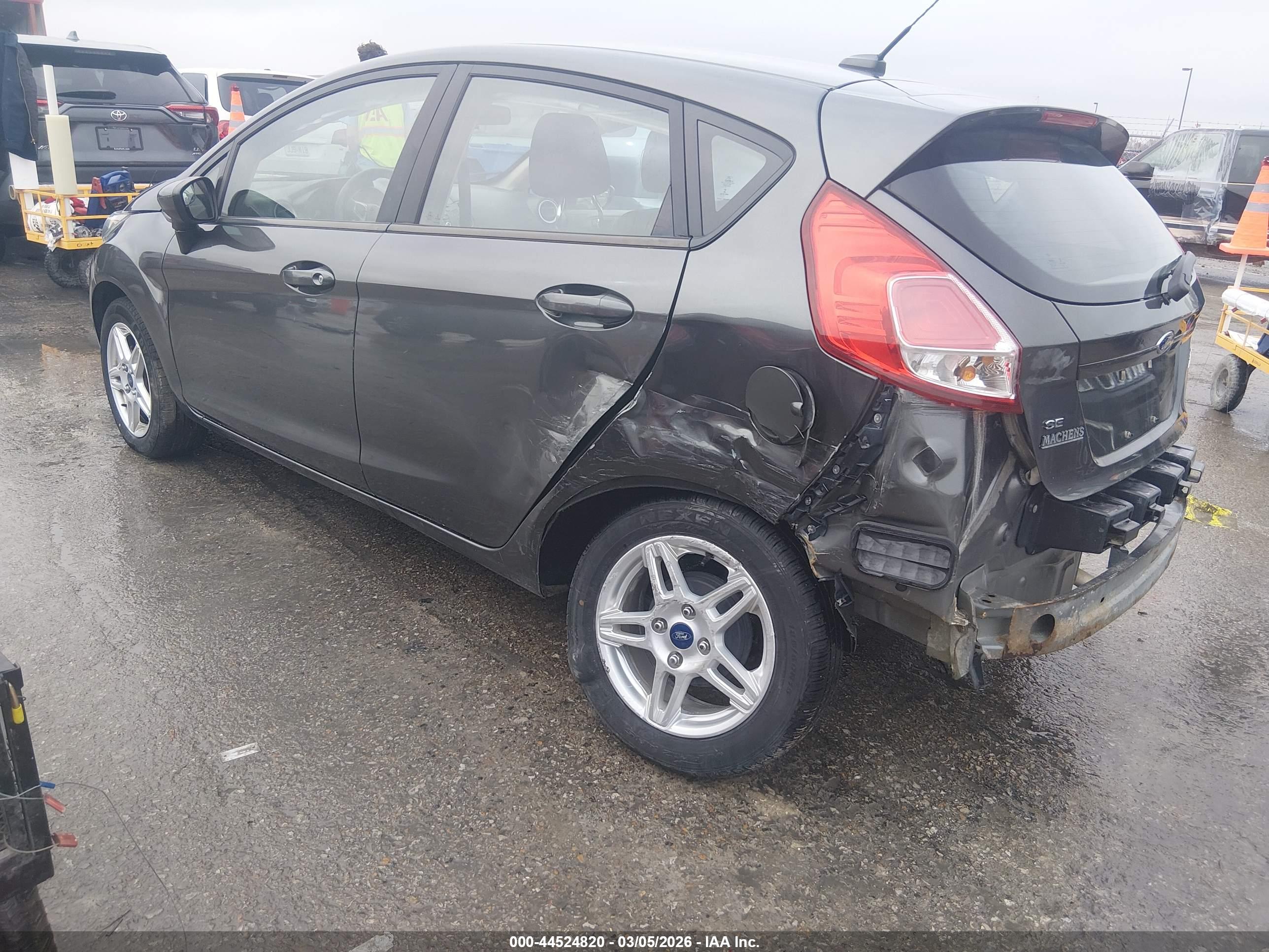 FORD FIESTA image 3
