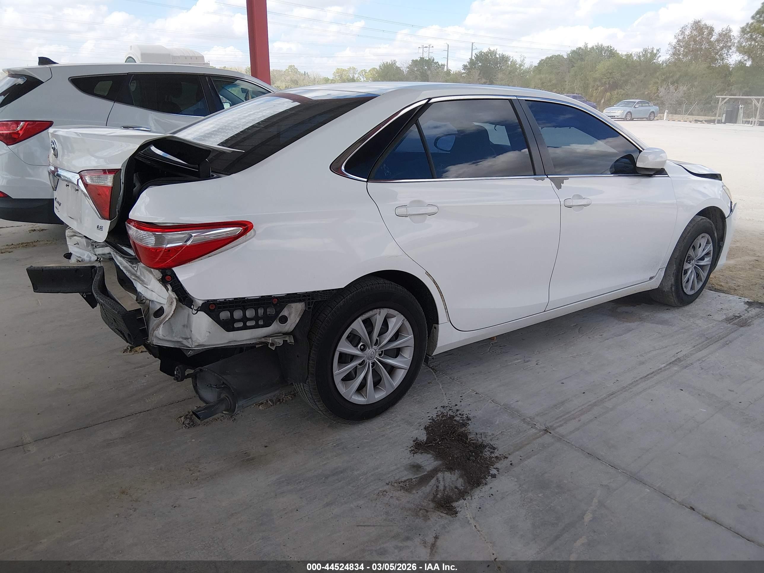 TOYOTA CAMRY image 4