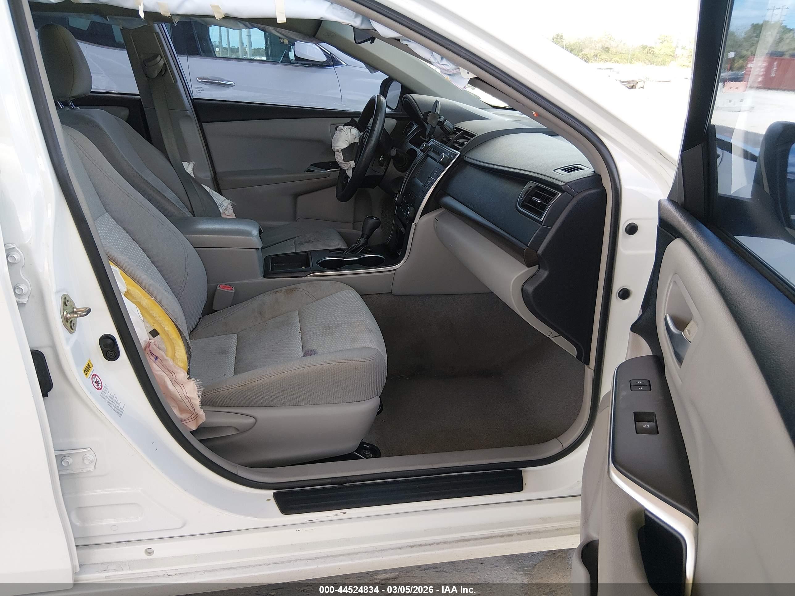 TOYOTA CAMRY image 5