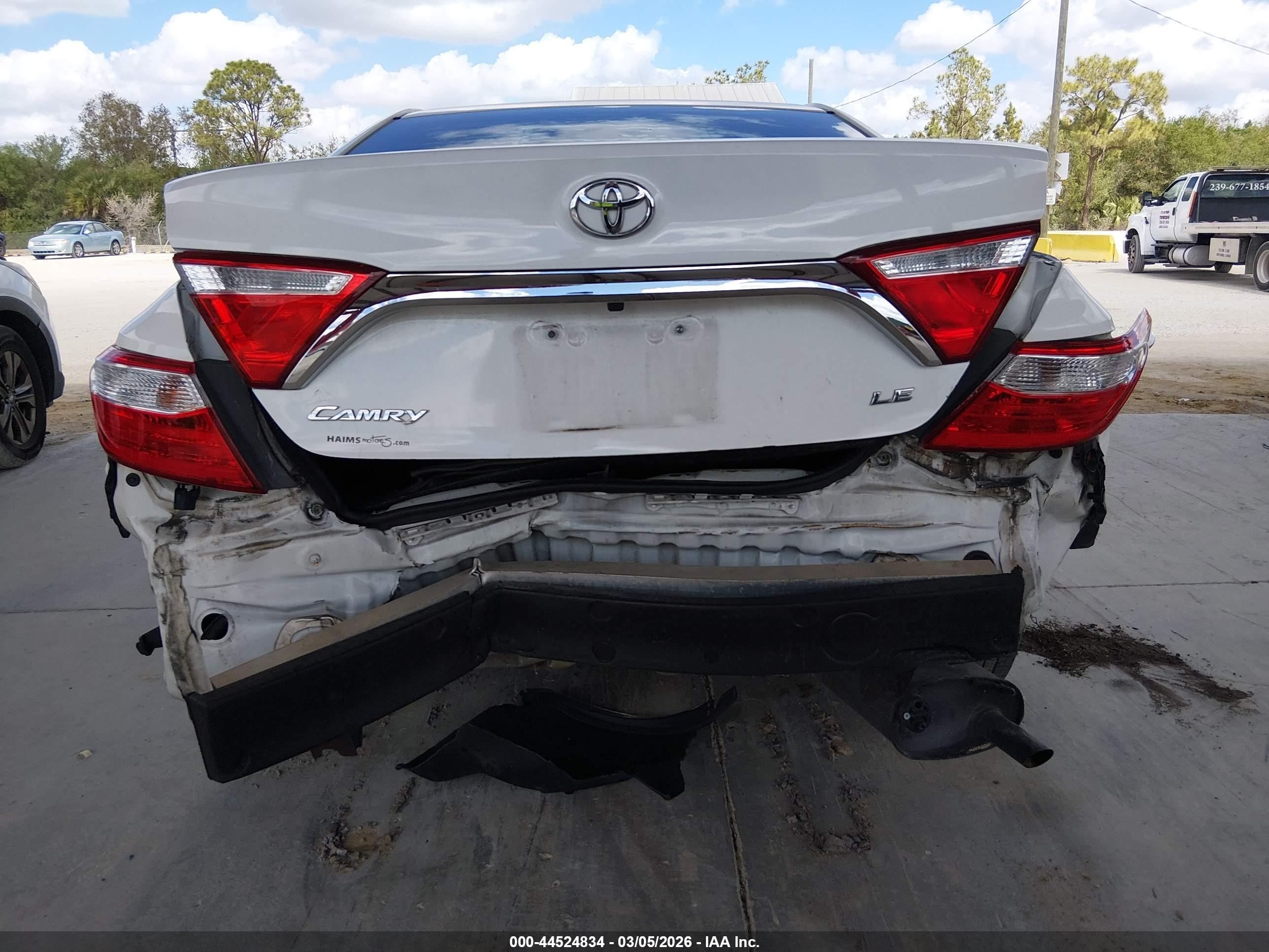 TOYOTA CAMRY image 6