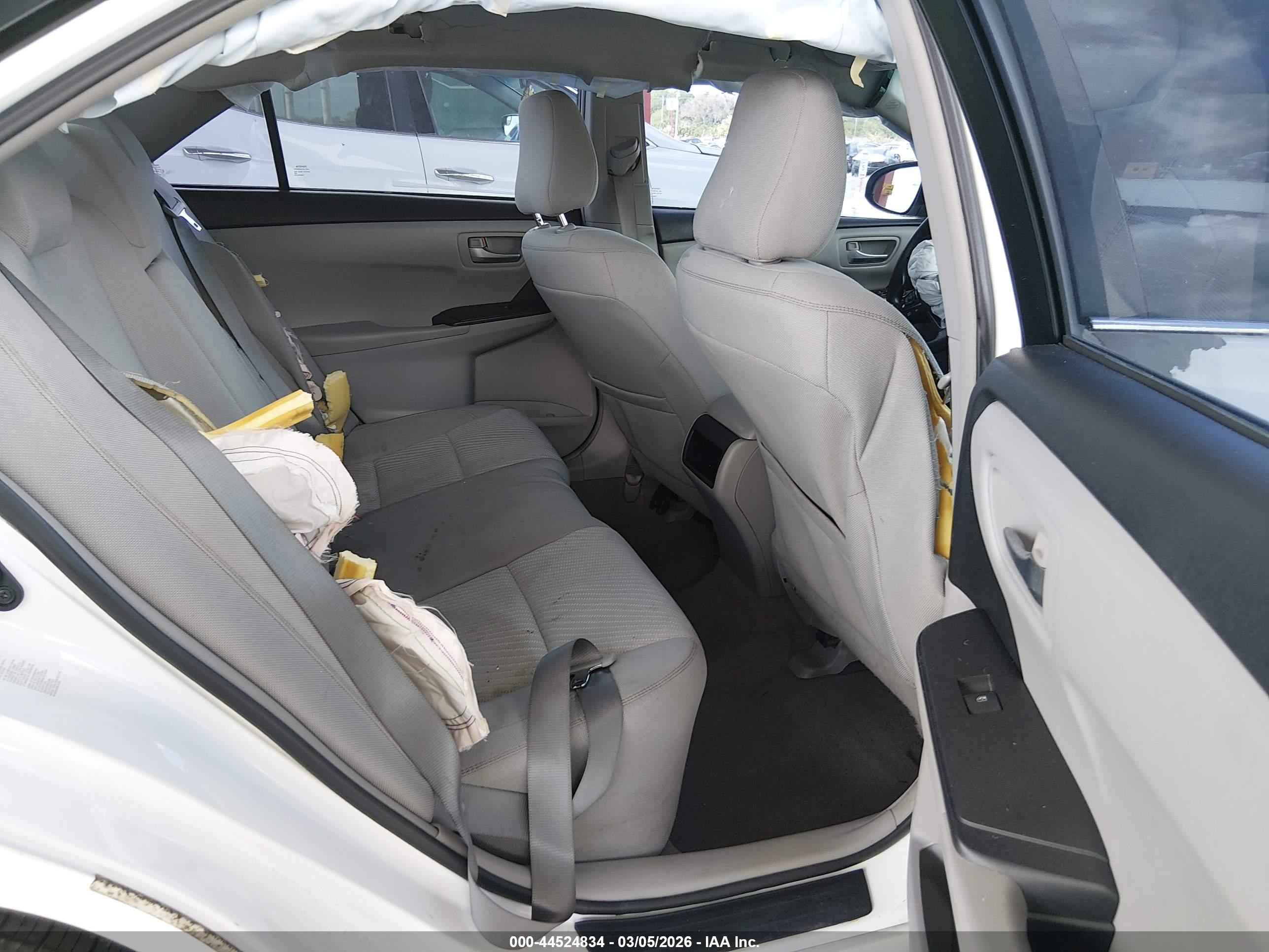 TOYOTA CAMRY image 8