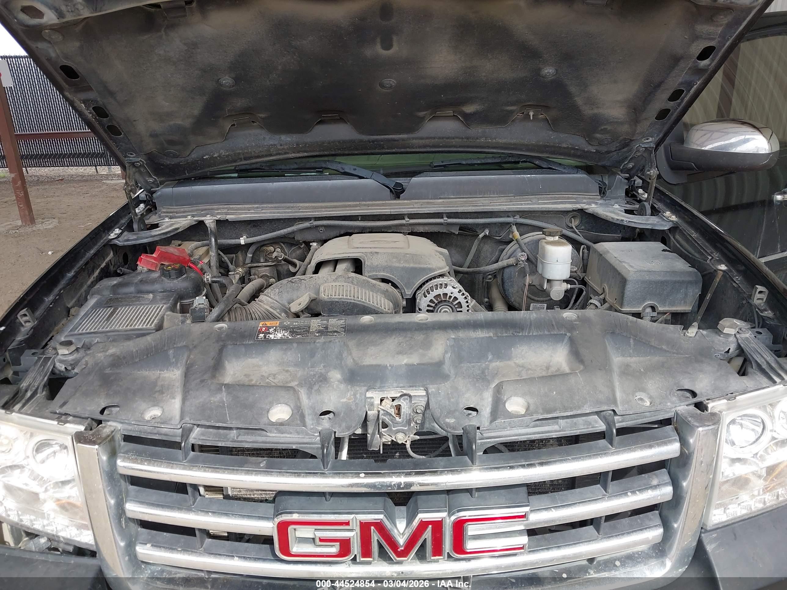 GMC SIERRA image 10