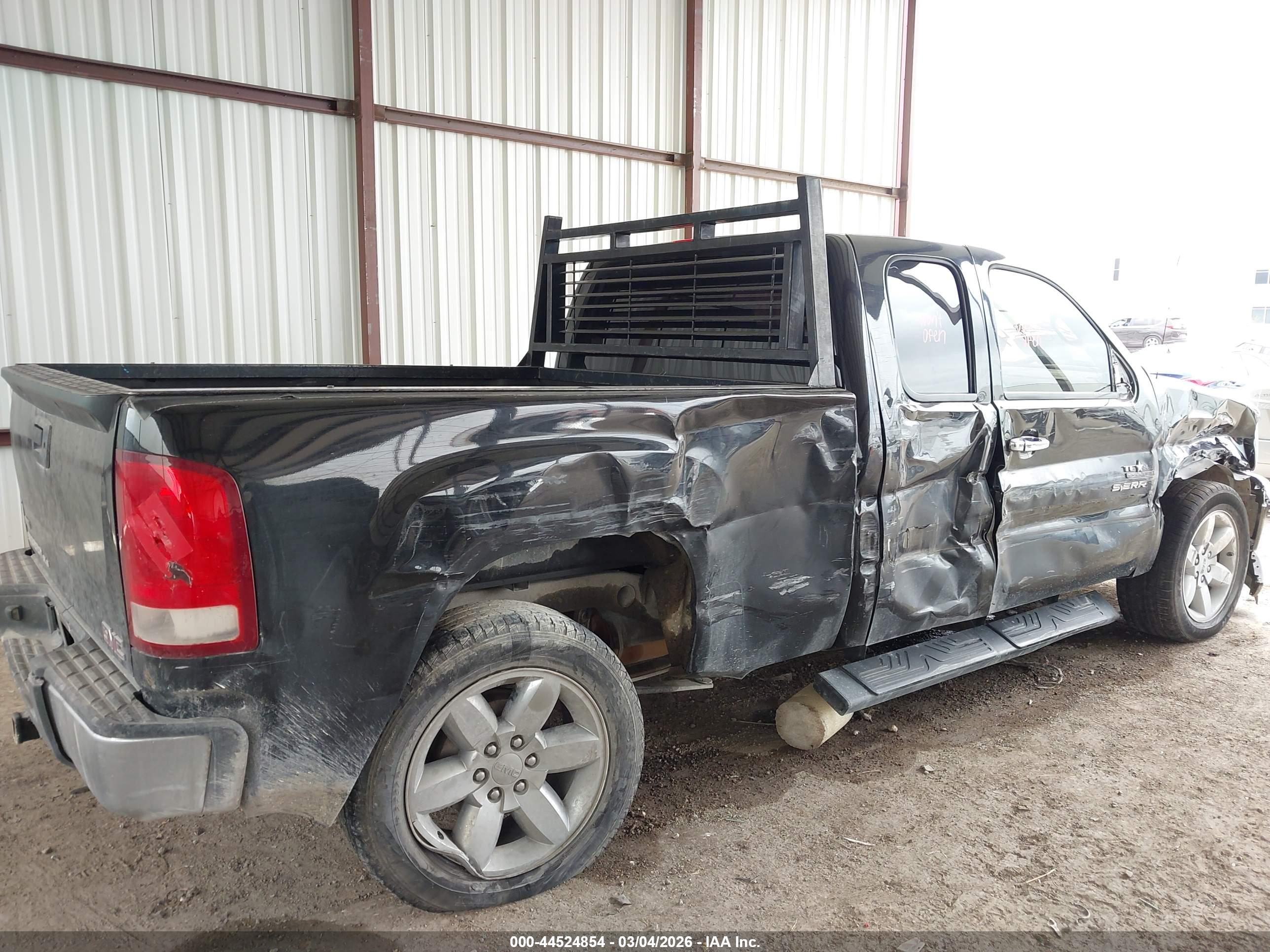 GMC SIERRA image 6