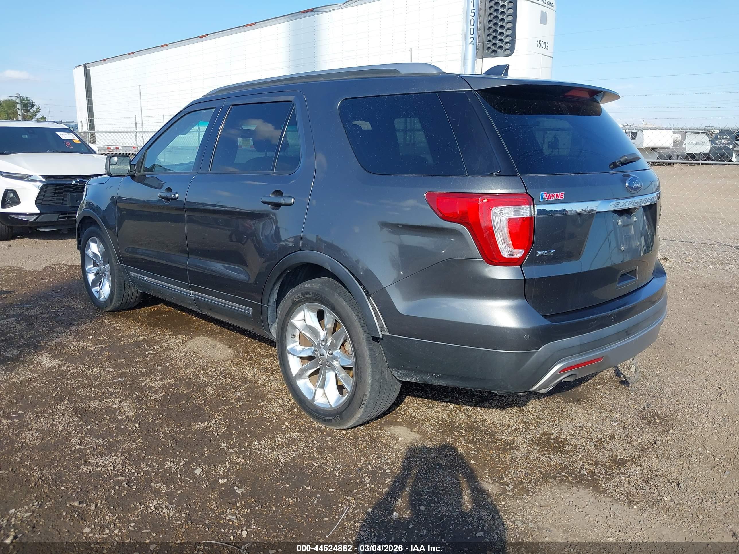 FORD EXPLORER image 3