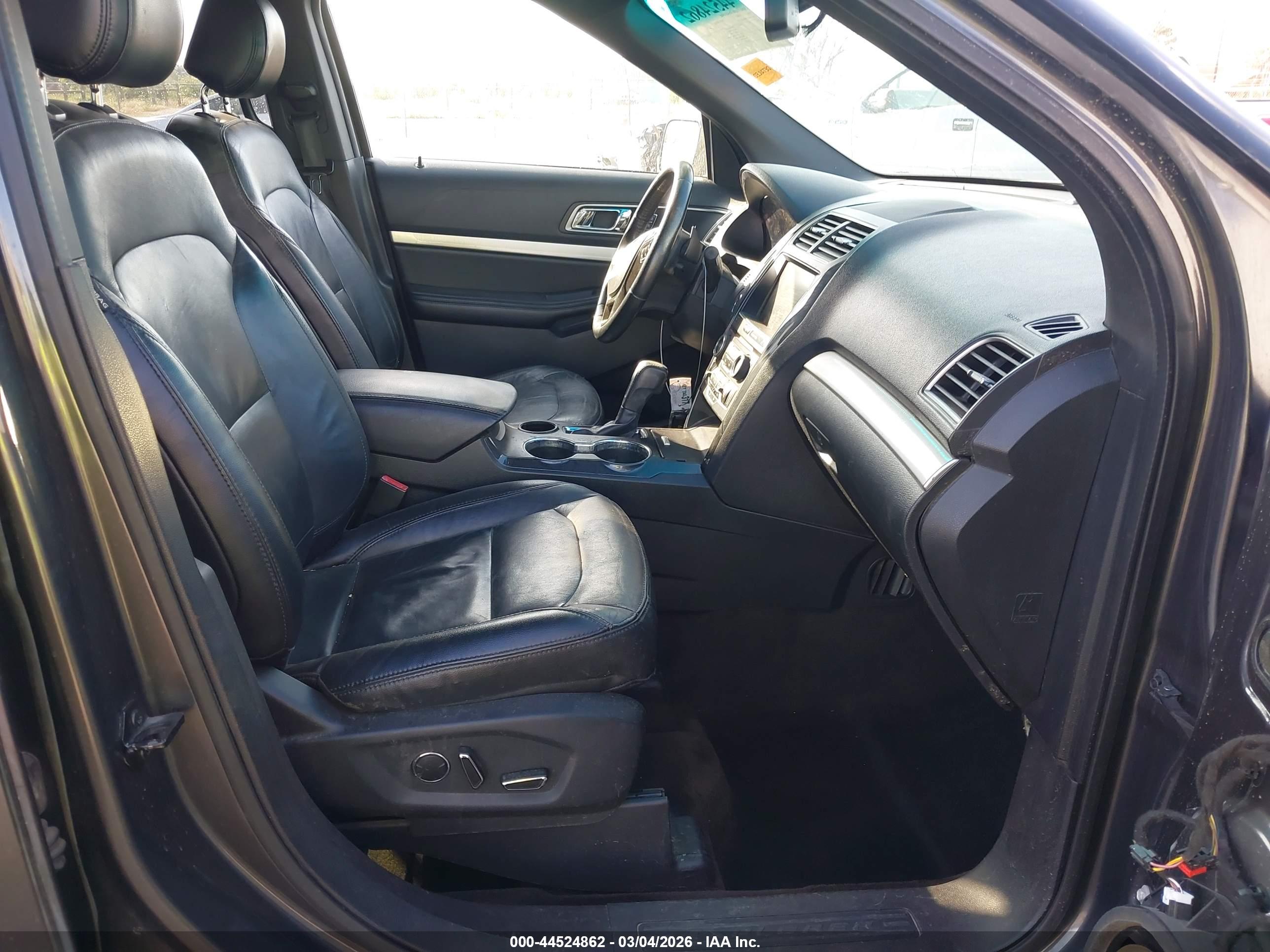 FORD EXPLORER image 5